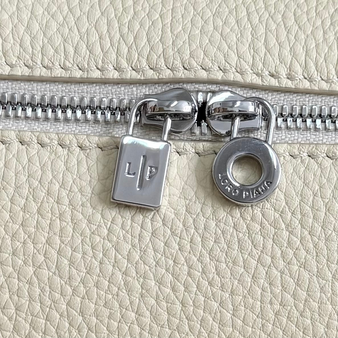 LuxluxHouse Best Quality Bags Loro Piana Women