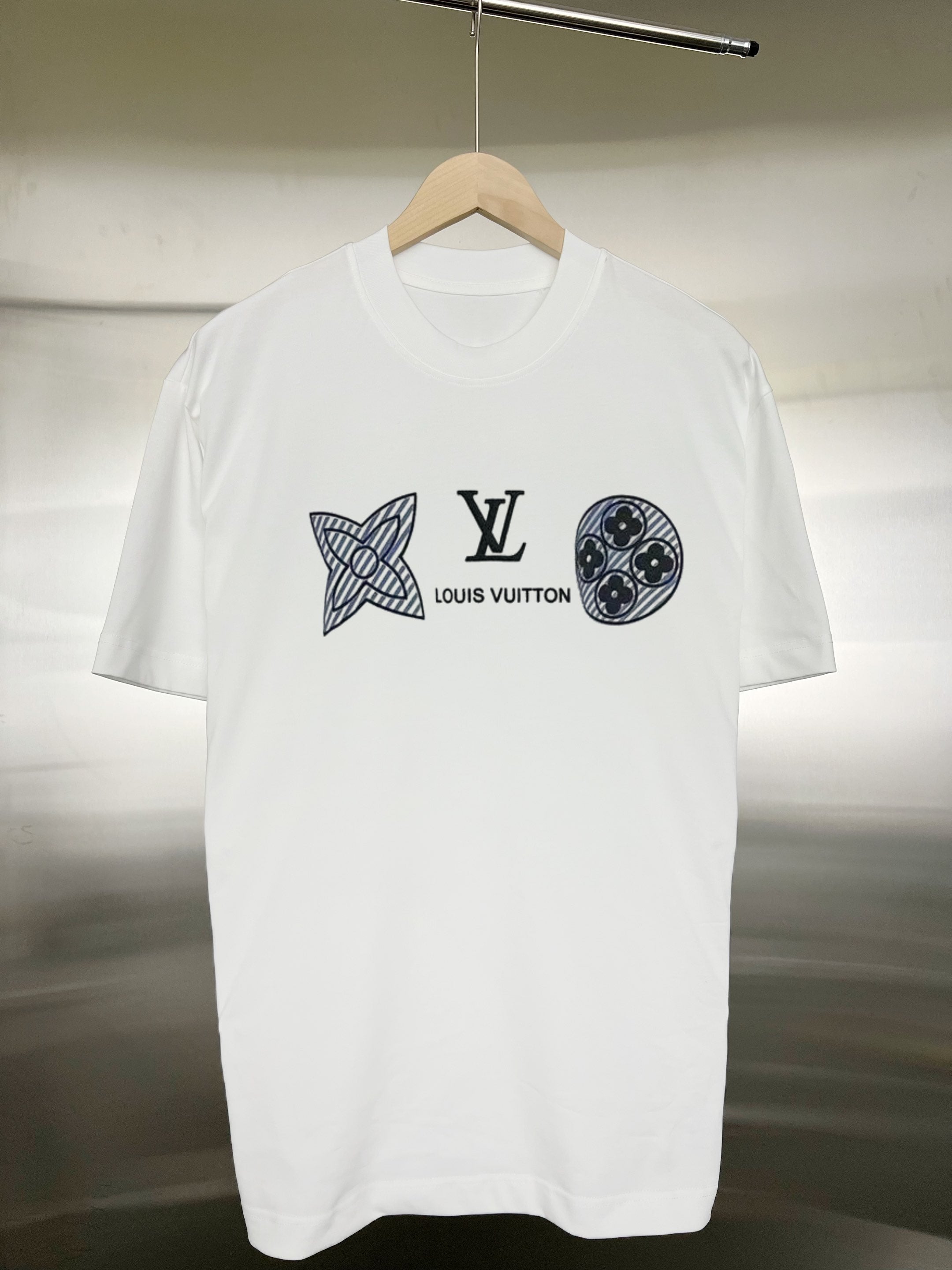 LuxluxHouse Best Quality Clothes T-shirt Louis Vuitton