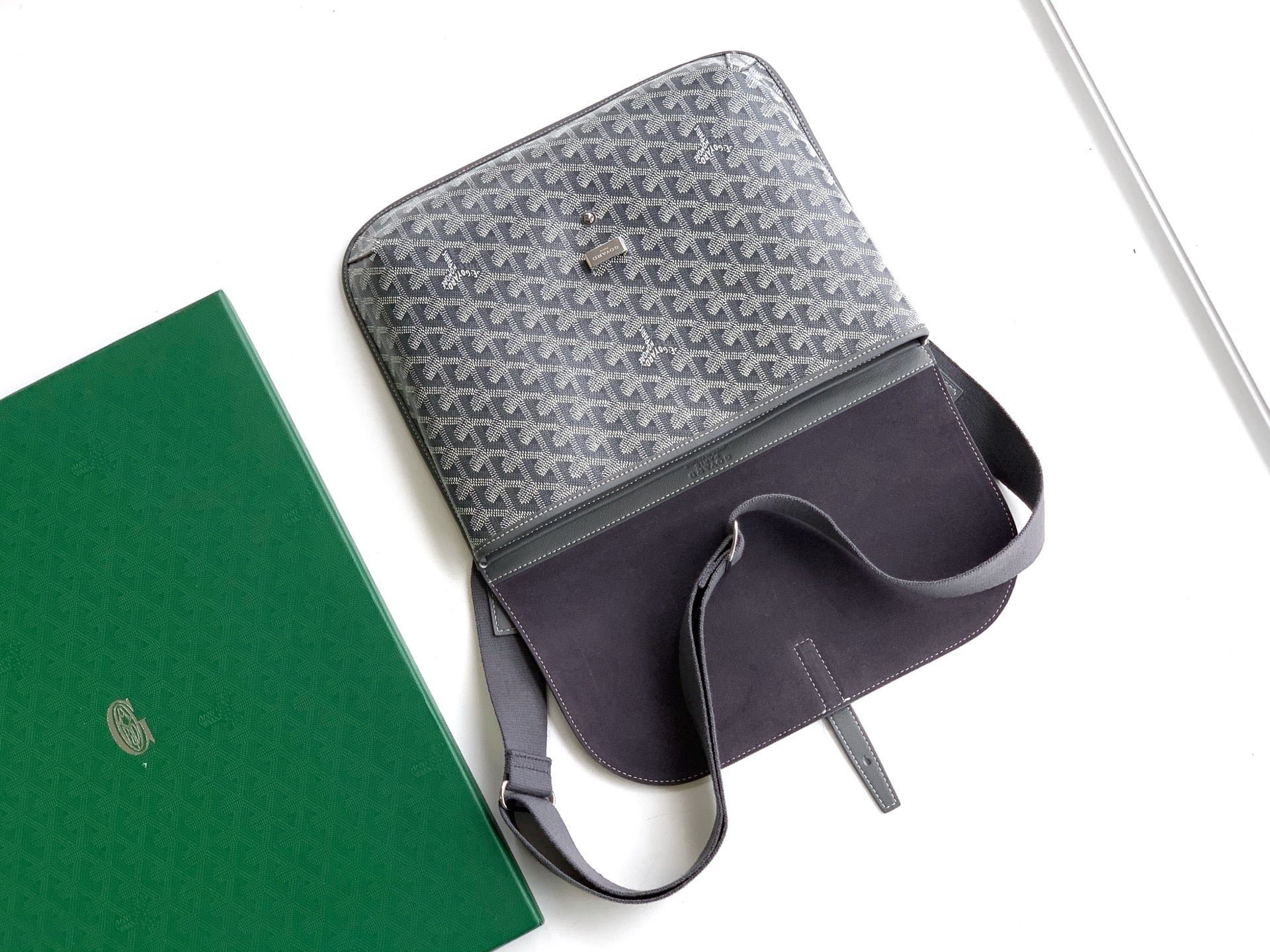 LuxluxHouse Best Quality Bags Goyard