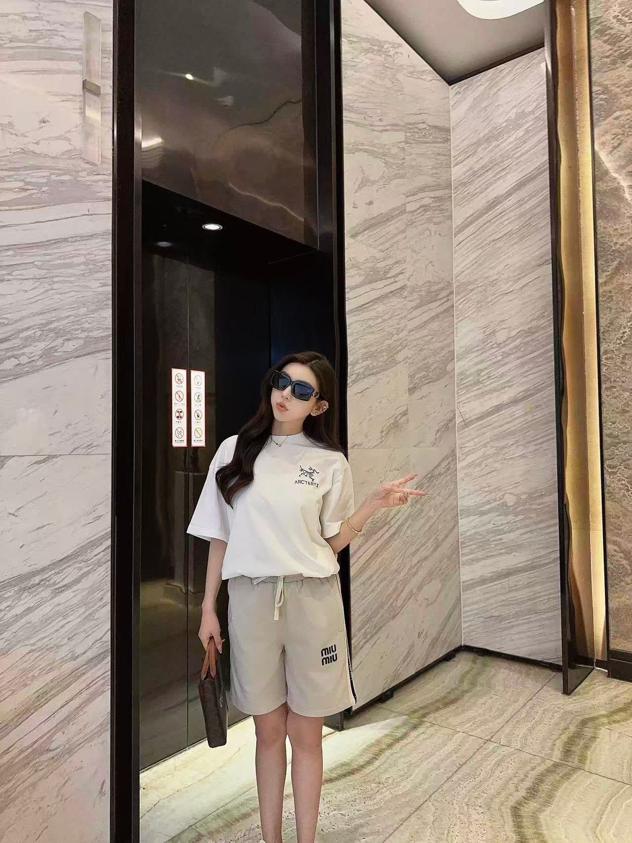 LuxluxHouse Best Quality Clothes Miu Miu Pants
