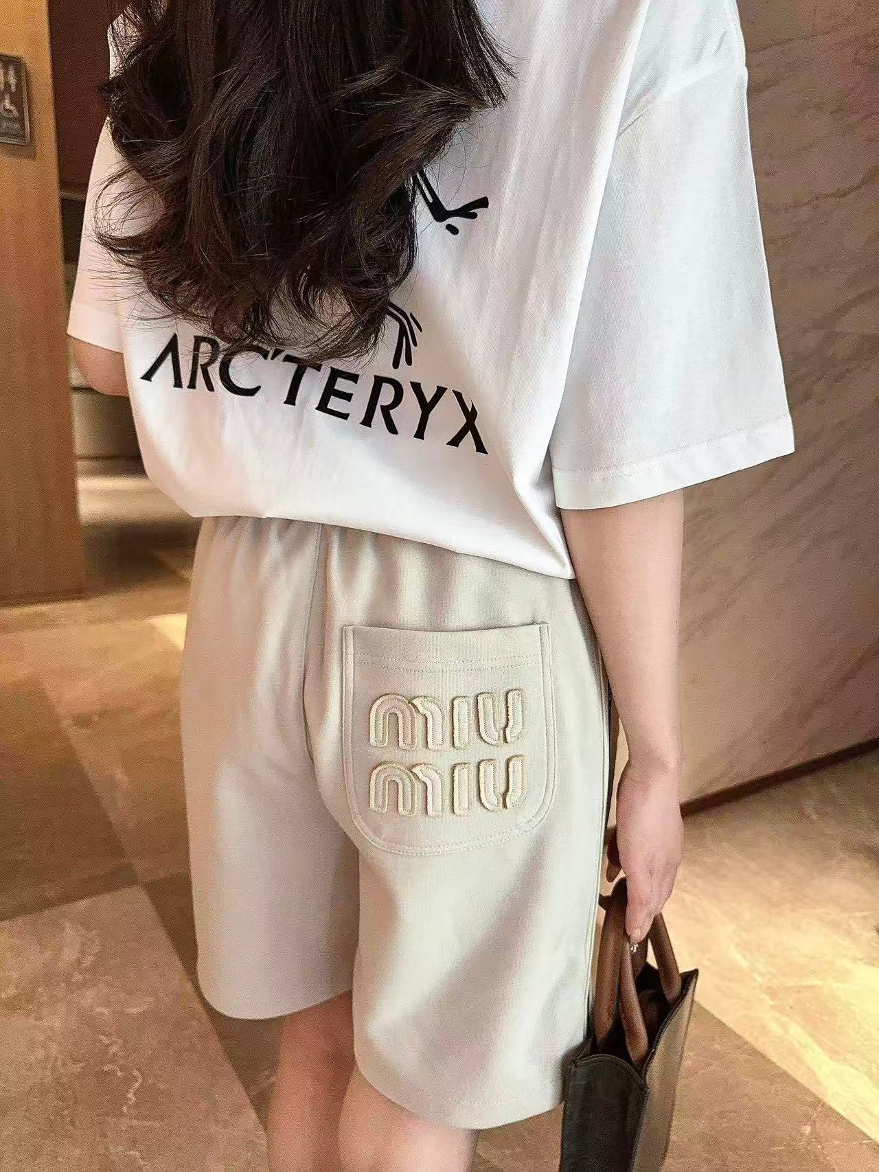 LuxluxHouse Best Quality Clothes Miu Miu Pants