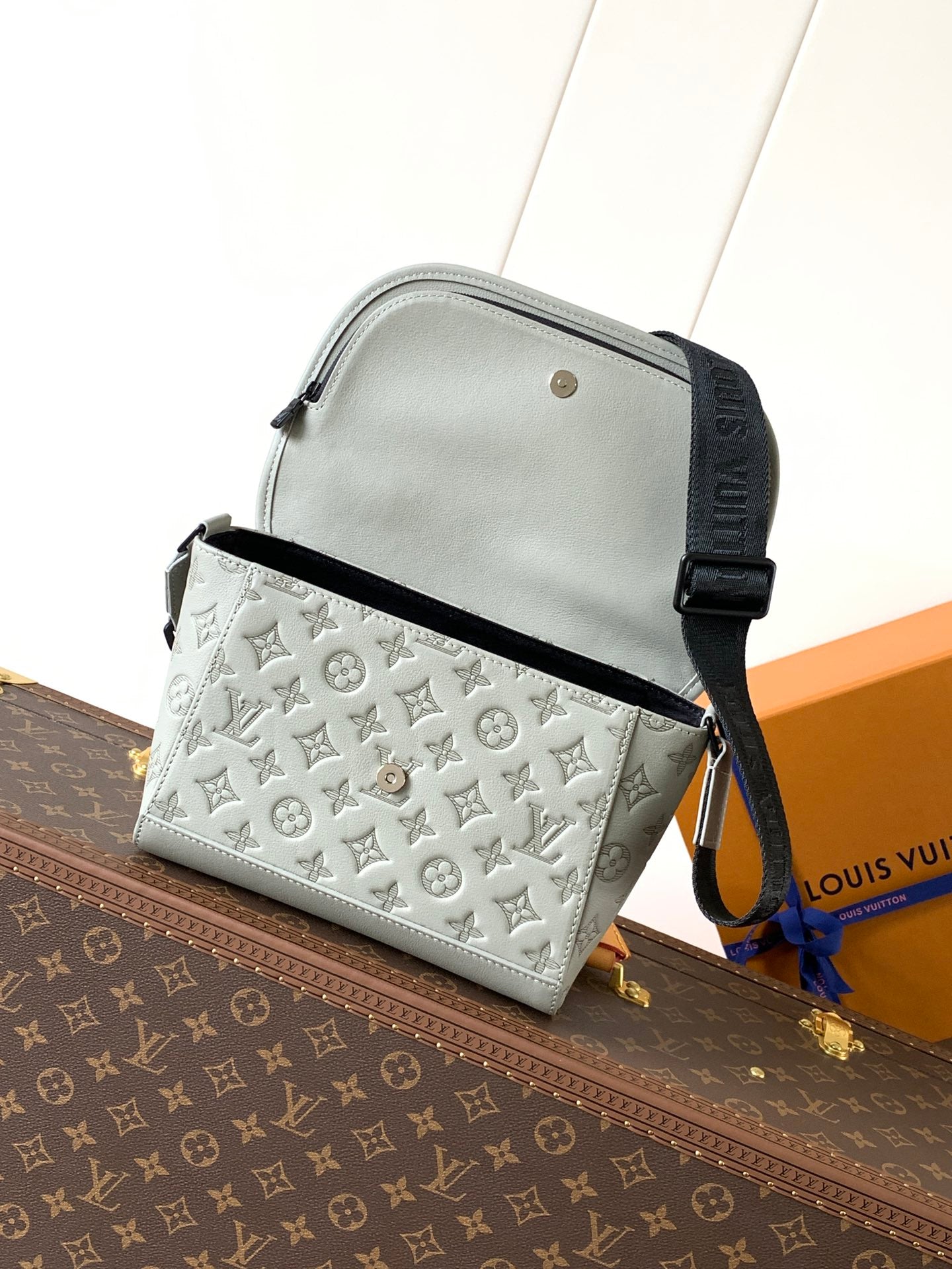 LuxluxHouse Best Quality Bags Louis Vuitton Men