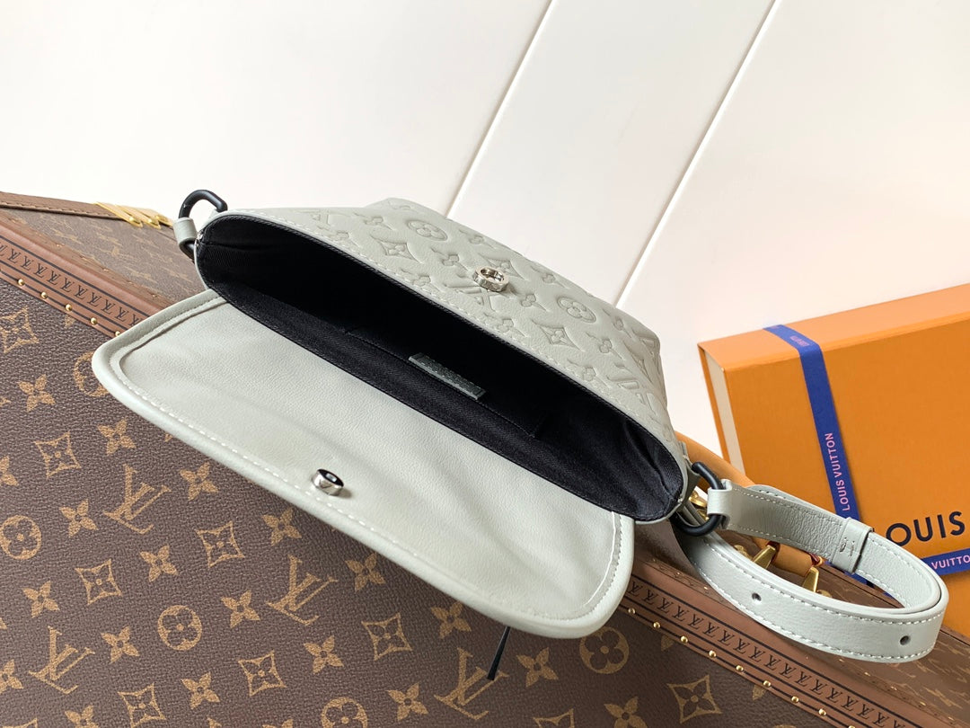 LuxluxHouse Best Quality Bags Louis Vuitton Men