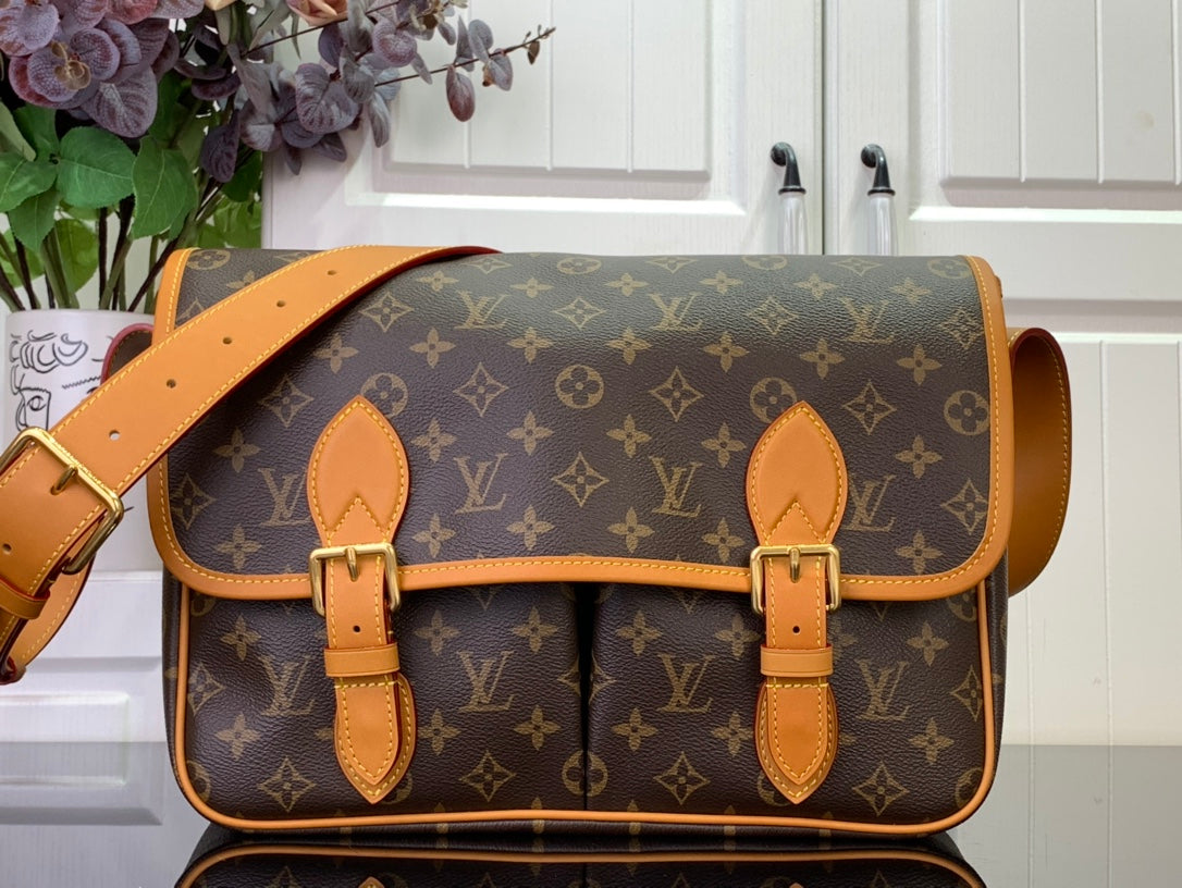 LuxluxHouse Best Quality Bags Louis Vuitton Men