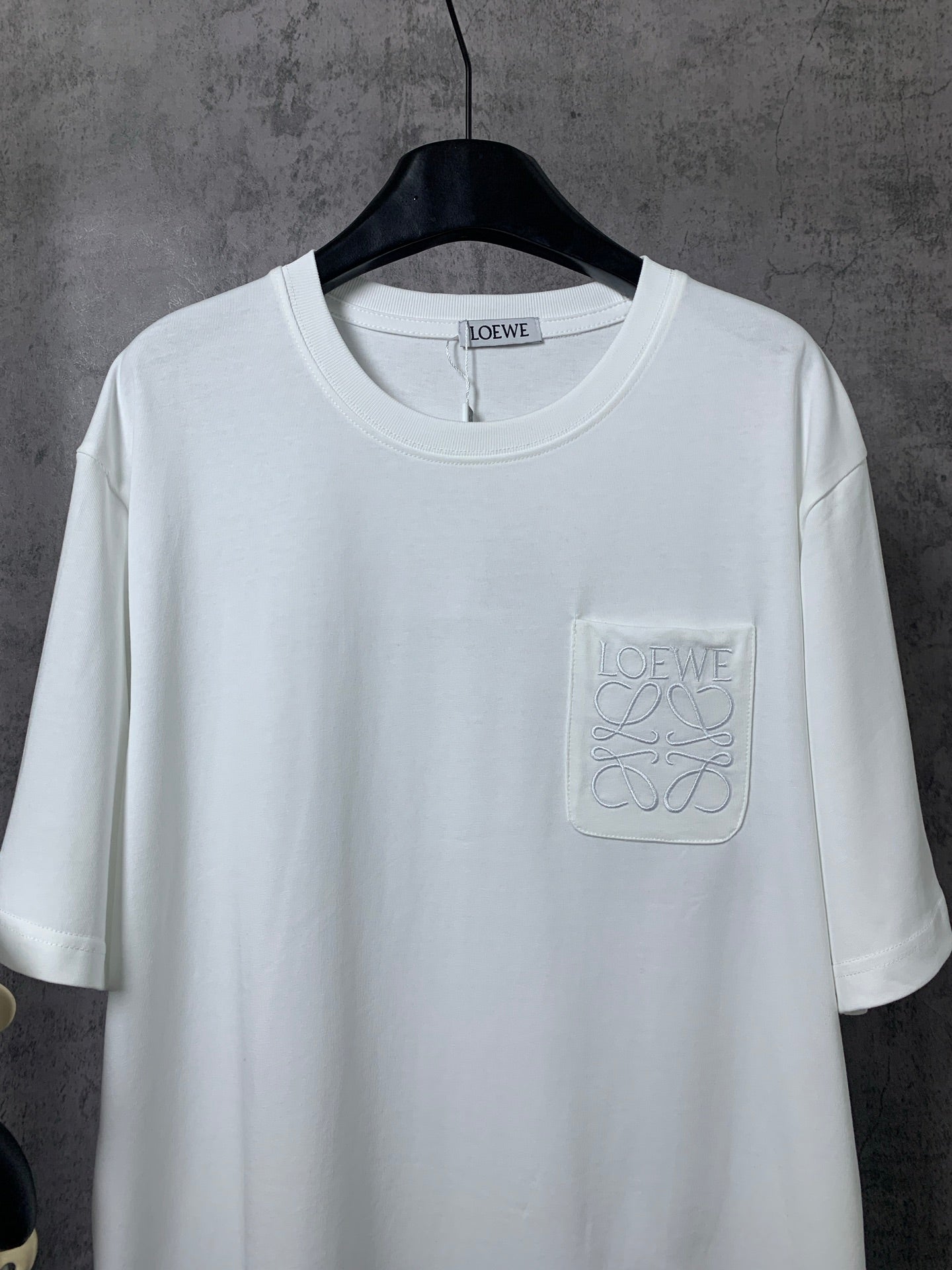 LuxluxHouse Best Quality Clothes T-shirt Loewe