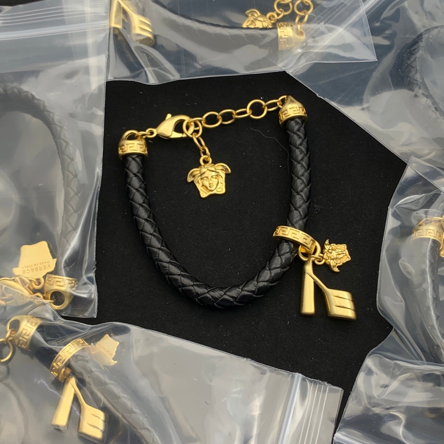 LuxluxHouse Low Price And High Quality Accessories Versace