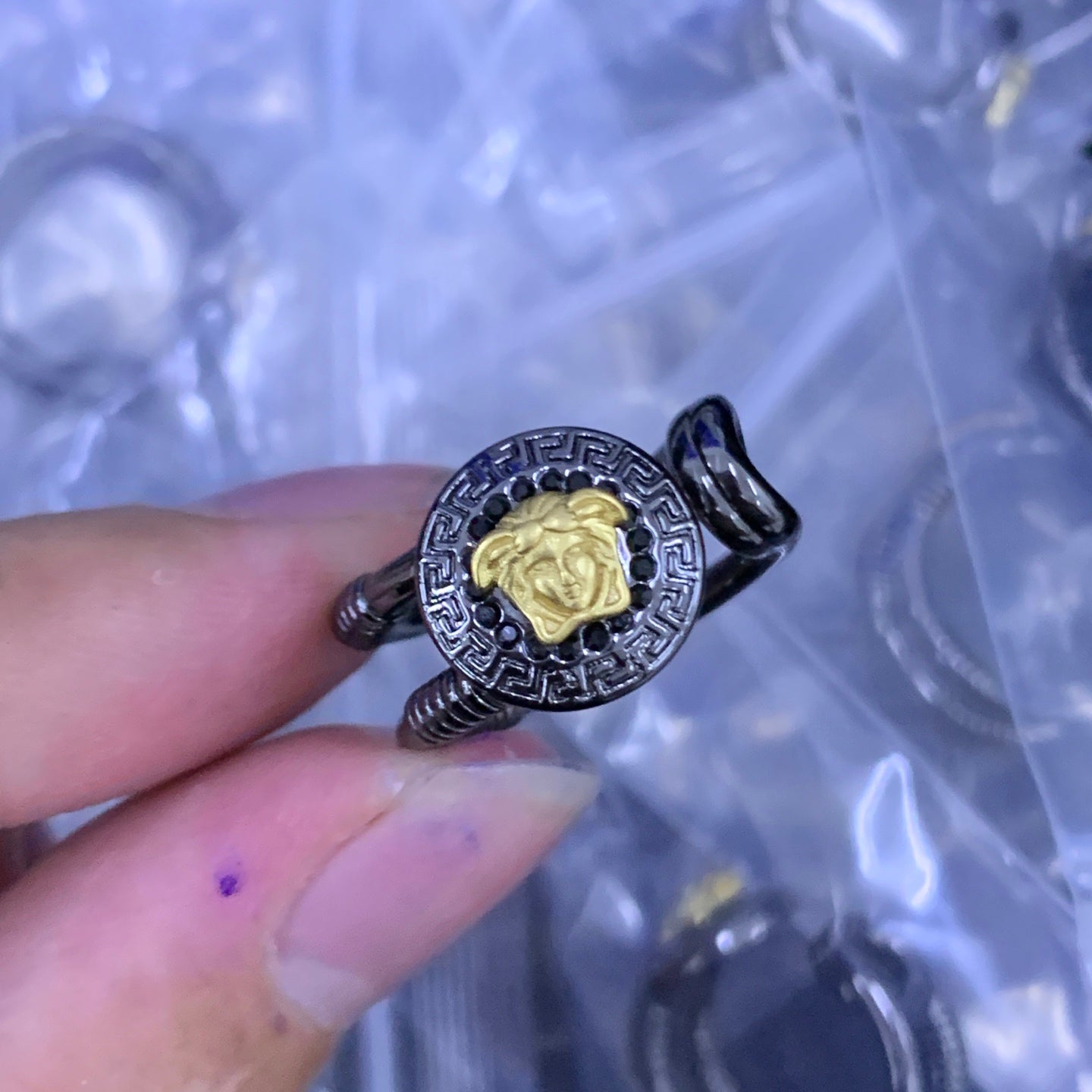 LuxluxHouse Low Price And High Quality Accessories Versace
