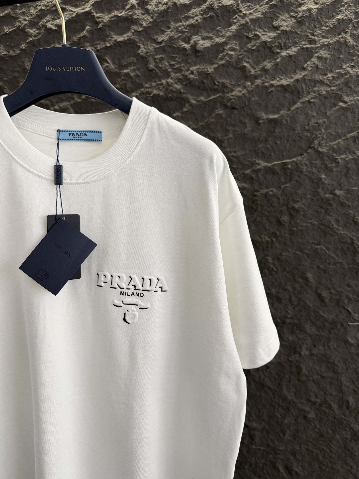 LuxluxHouse Best Quality Clothes T-shirt Prada