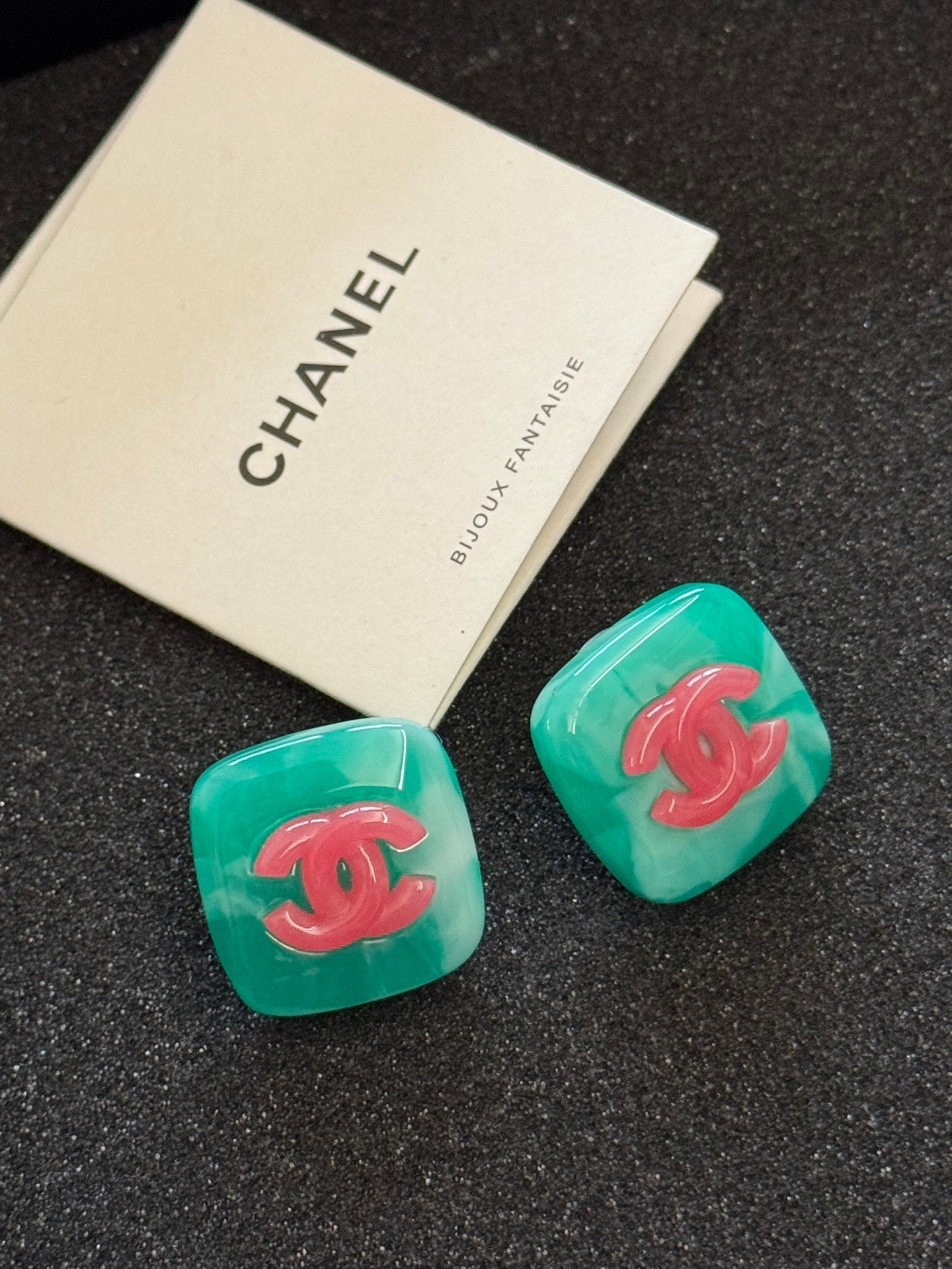 LuxluxHouse Low Price And High Quality Accessories Chanel