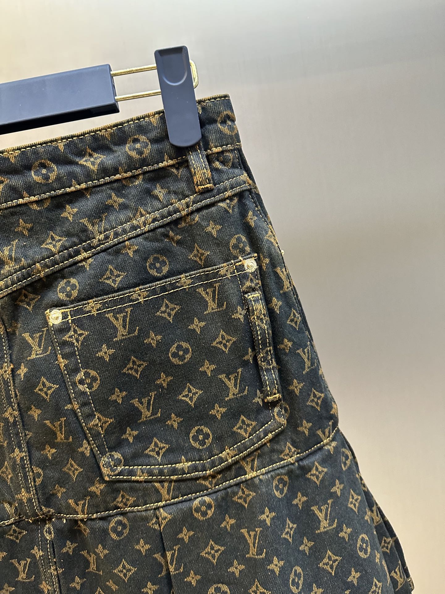 LuxluxHouse Best Quality Clothes Pants Louis Vuitton