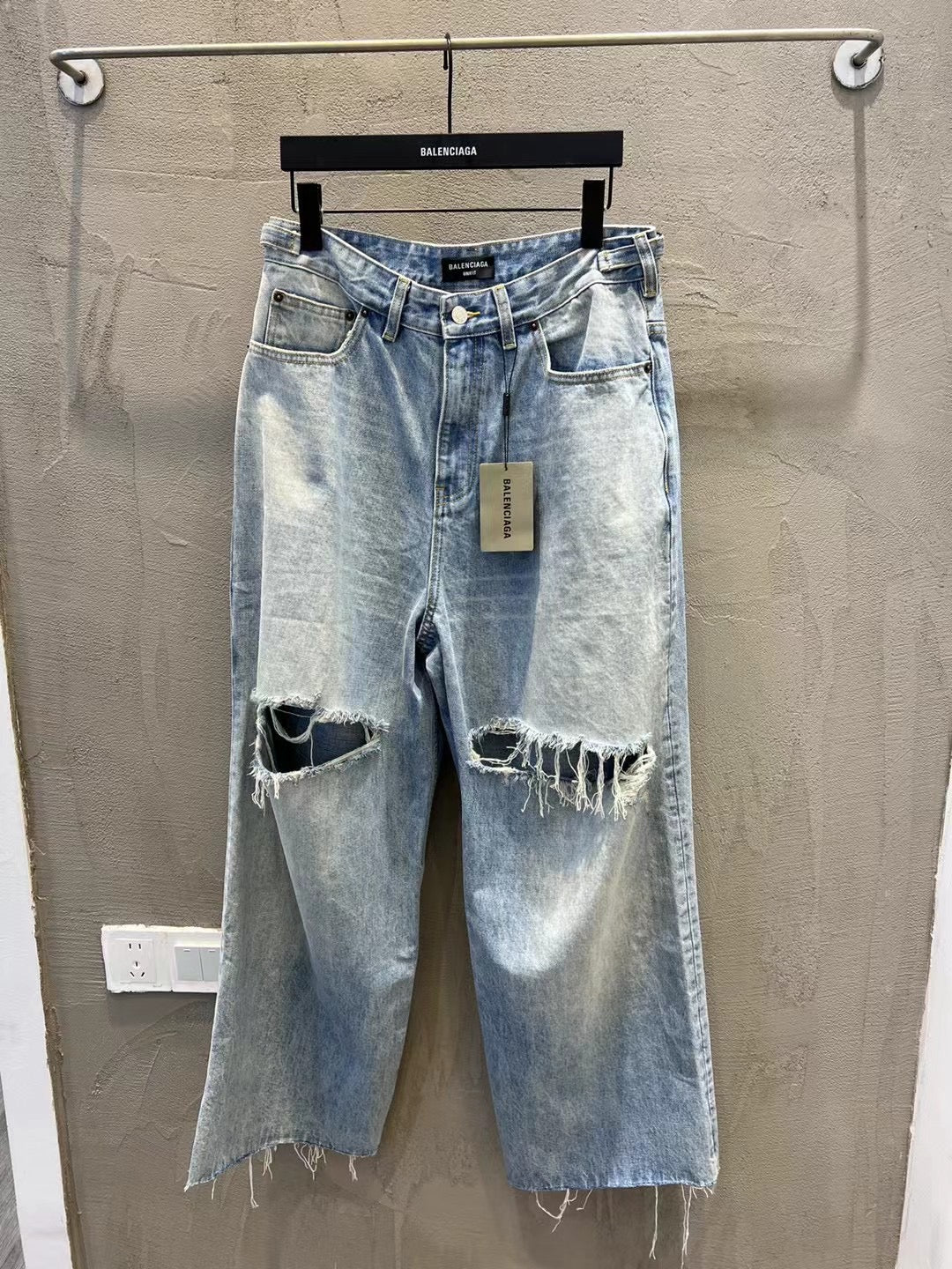 LuxluxHouse Best Quality Clothes Balenciaga Pants