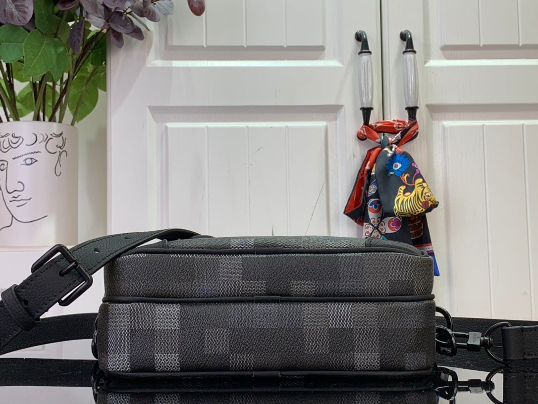 LuxluxHouse Best Quality Bags Louis Vuitton Men