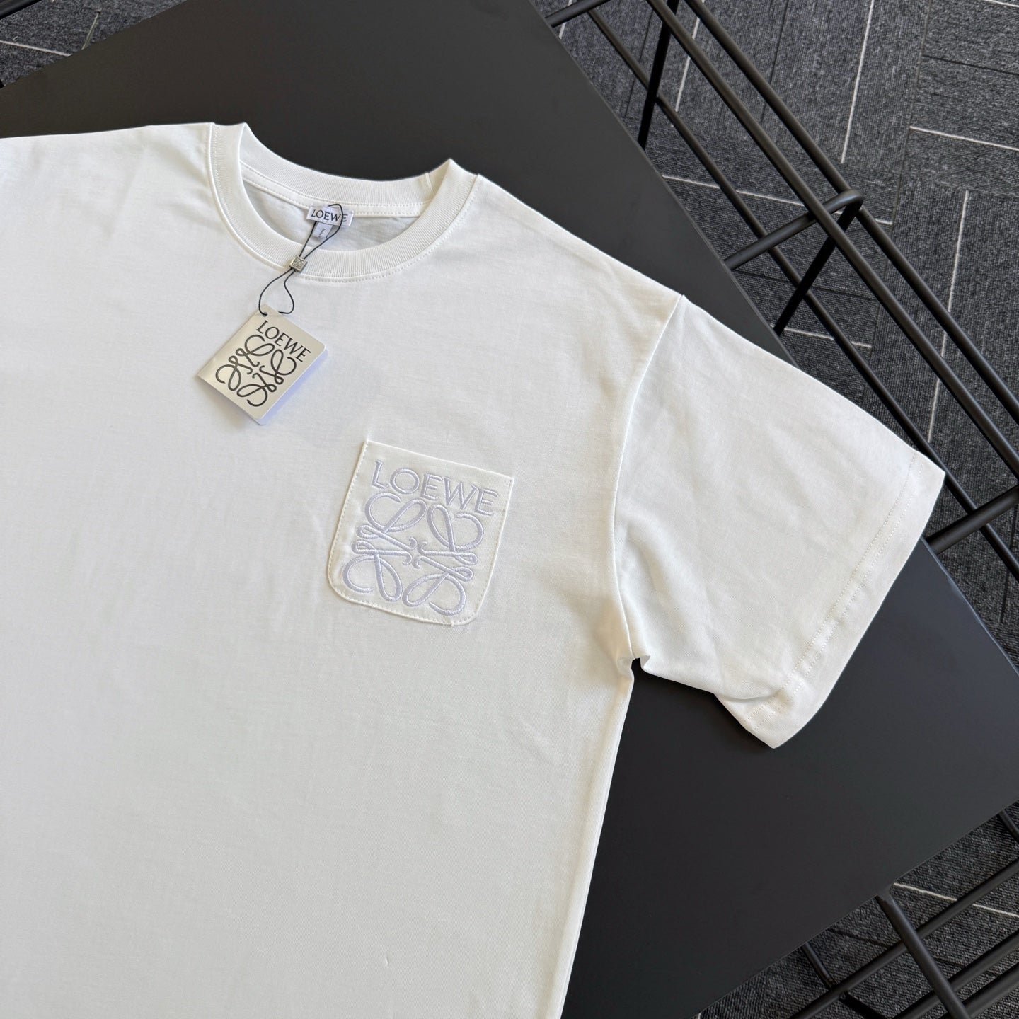 LuxluxHouse Best Quality Clothes T-shirt Loewe