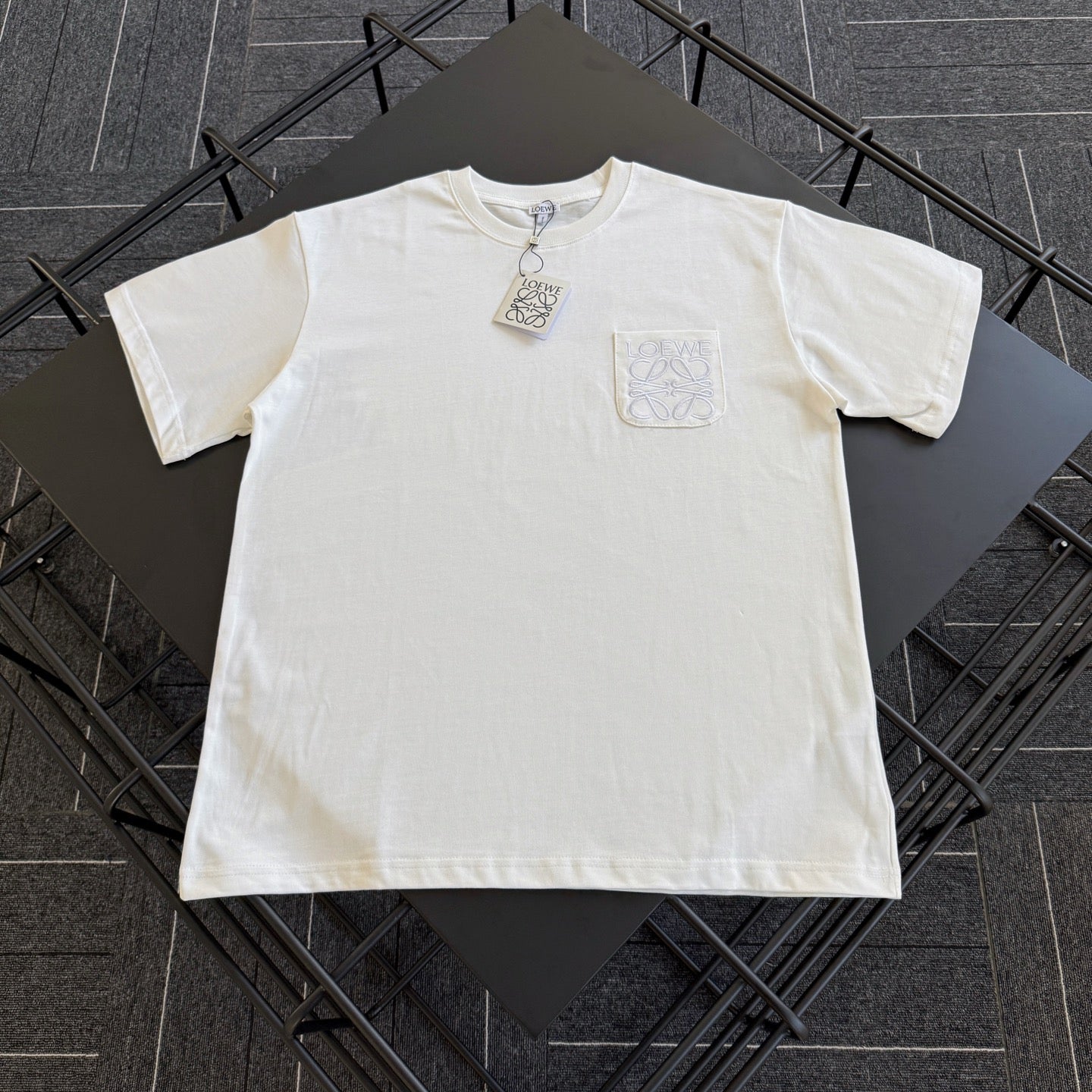 LuxluxHouse Best Quality Clothes T-shirt Loewe