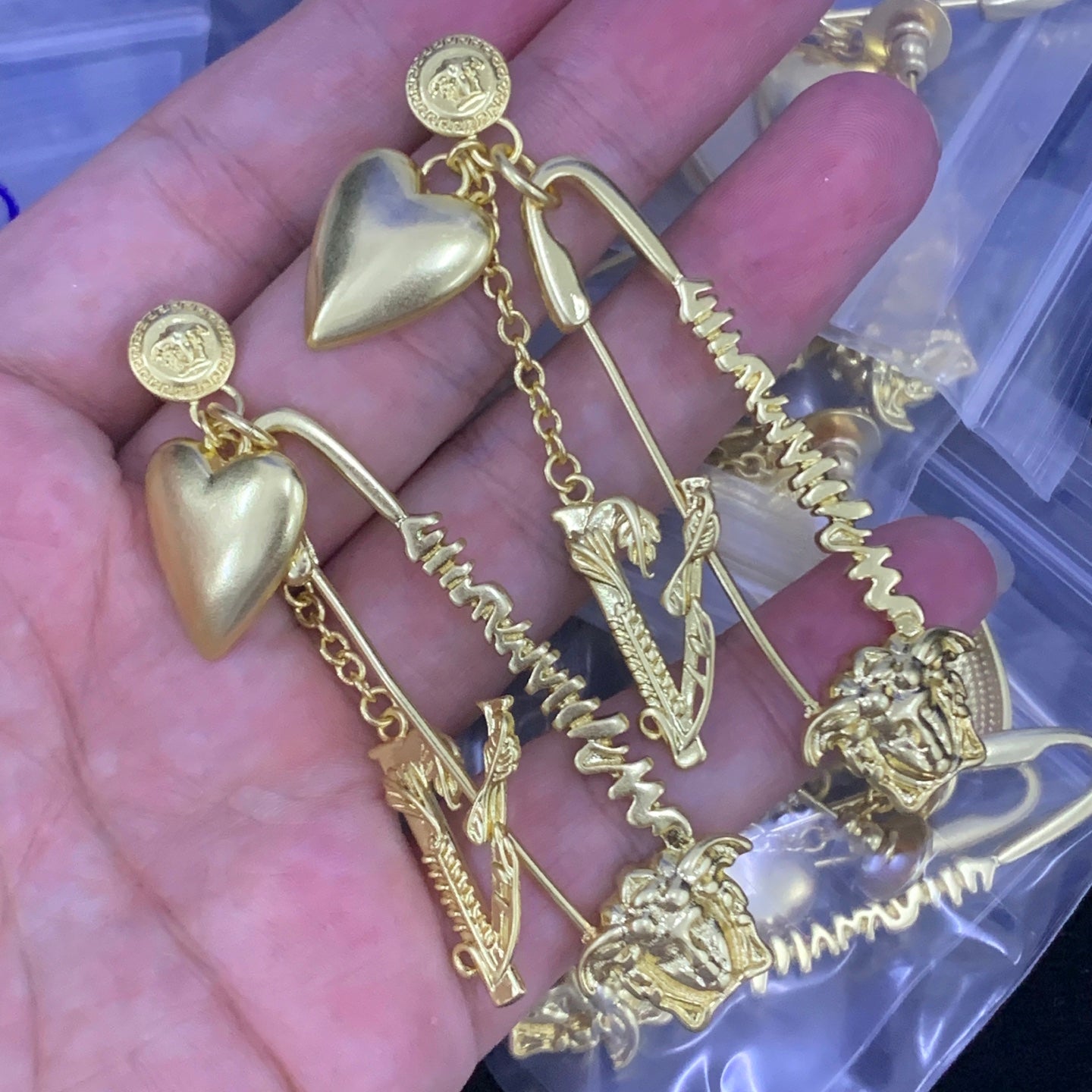 LuxluxHouse Low Price And High Quality Accessories Versace