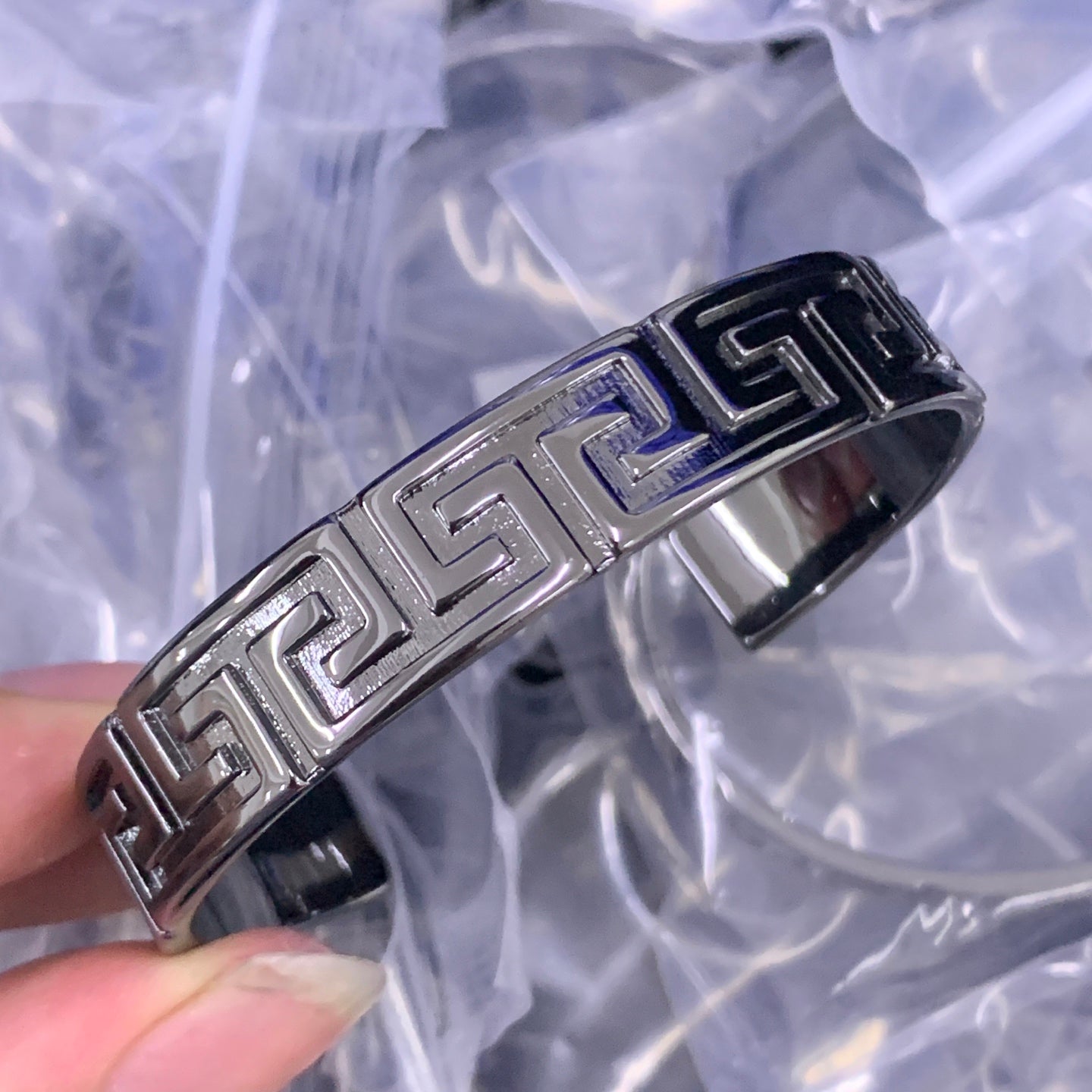 LuxluxHouse Low Price And High Quality Accessories Versace