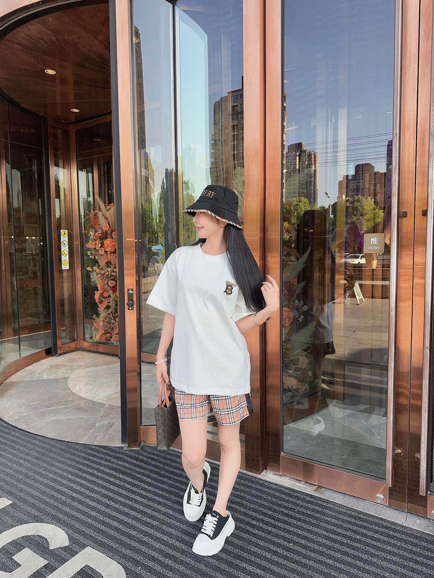 LuxluxHouse Best Quality Clothes Burberry T-shirt