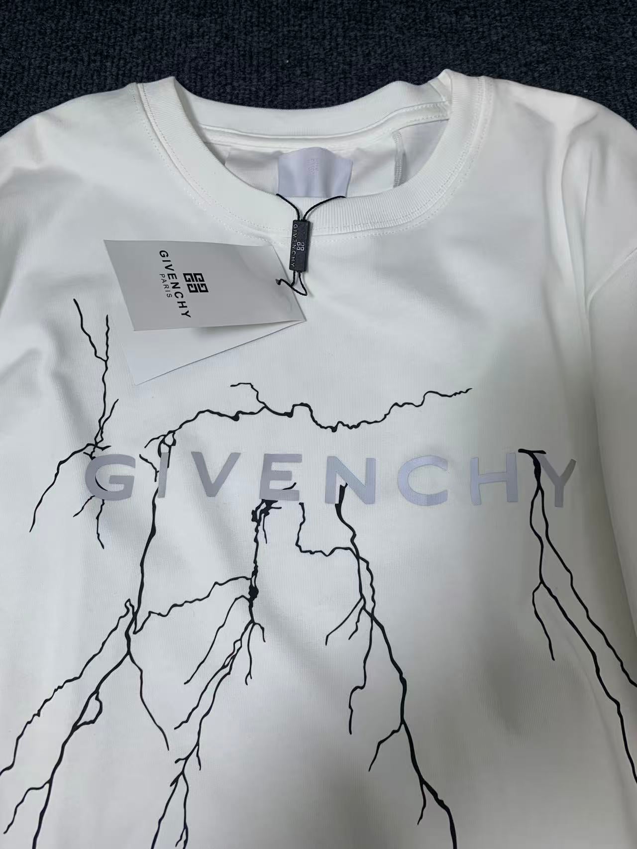 LuxluxHouse Best Quality Clothes Givenchy T-shirt