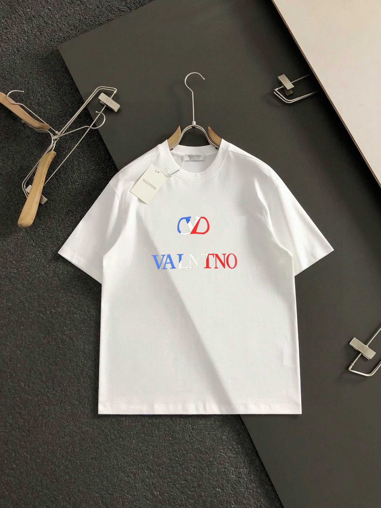 LuxluxHouse Best Quality Clothes Valentino T-shirt