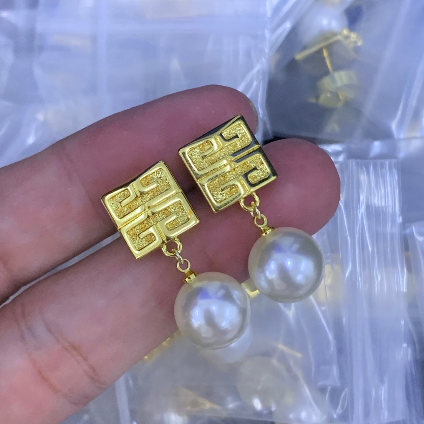 LuxluxHouse Low Price And High Quality Accessories Givenchy