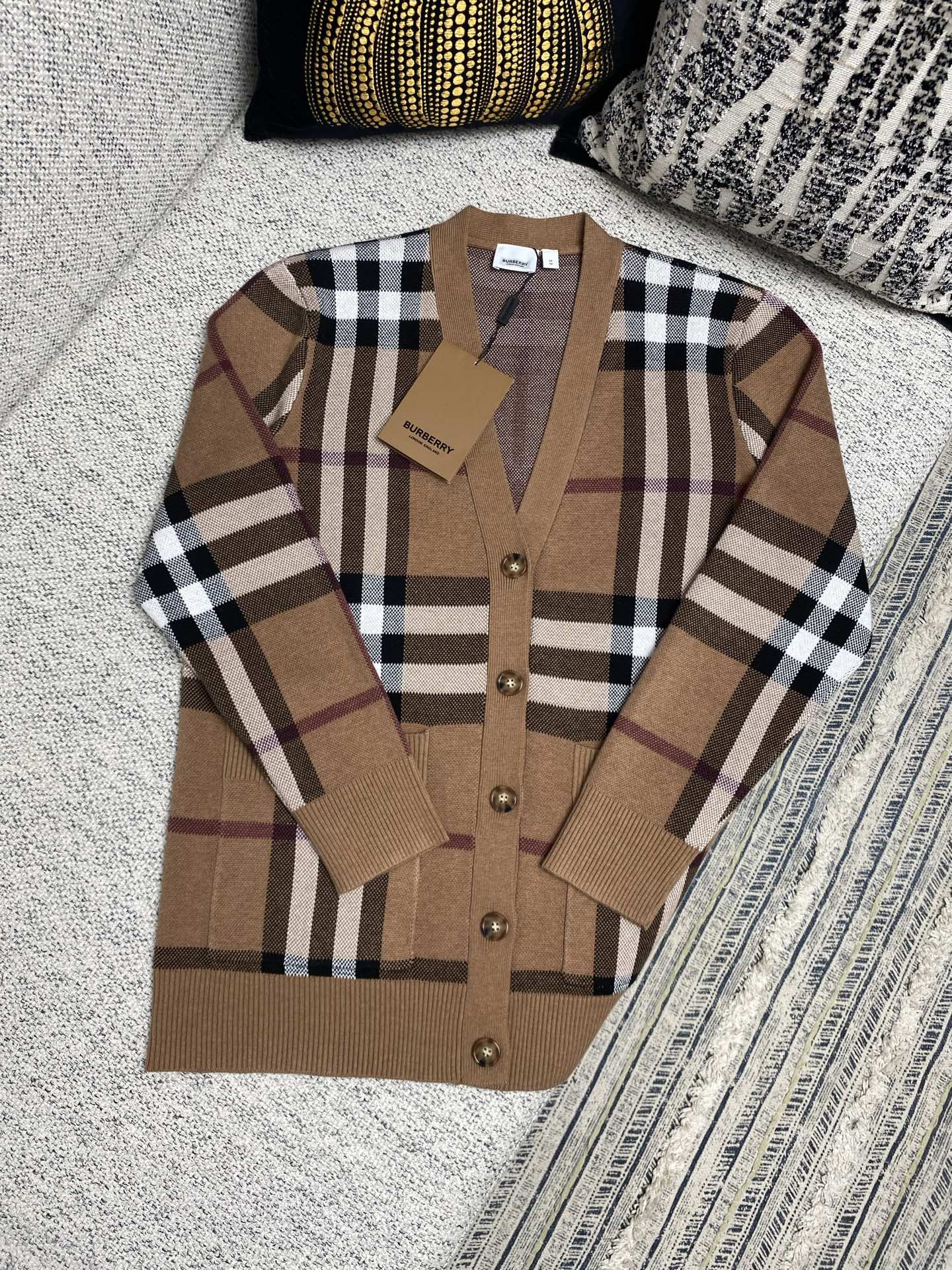 LuxluxHouse Best Quality Clothes Burberry Hoodie & Sweater