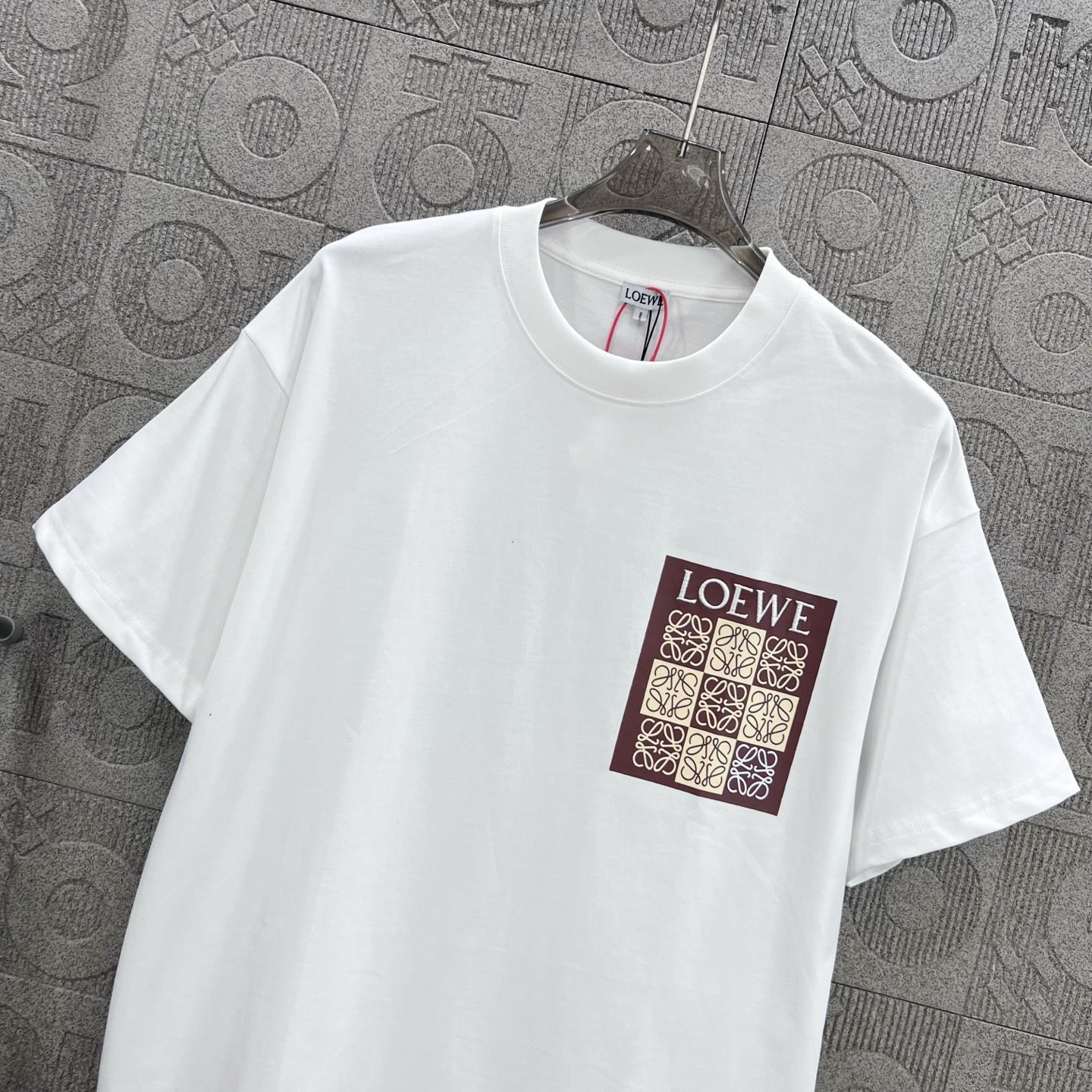 LuxluxHouse Best Quality Clothes T-shirt Loewe