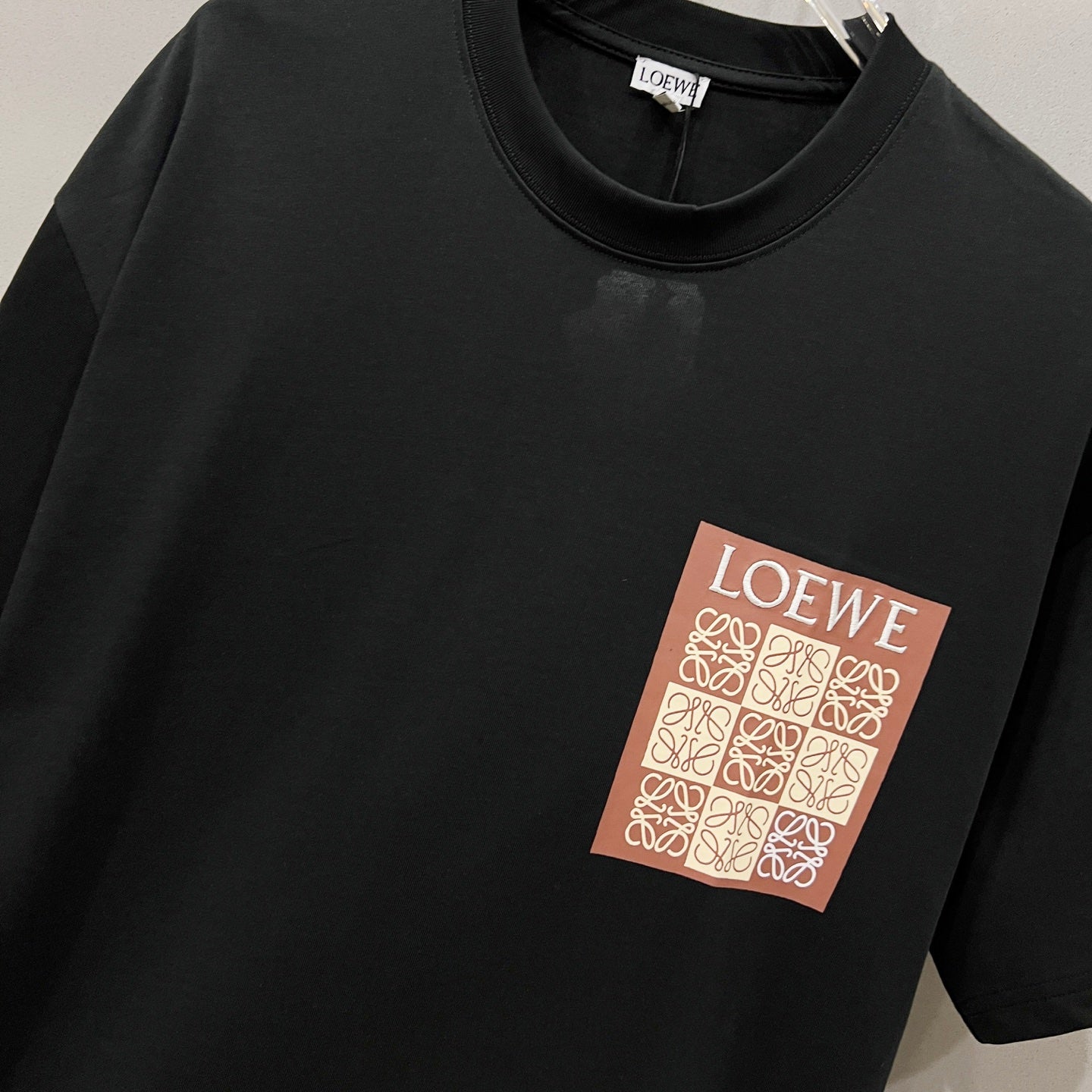 LuxluxHouse Best Quality Clothes T-shirt Loewe