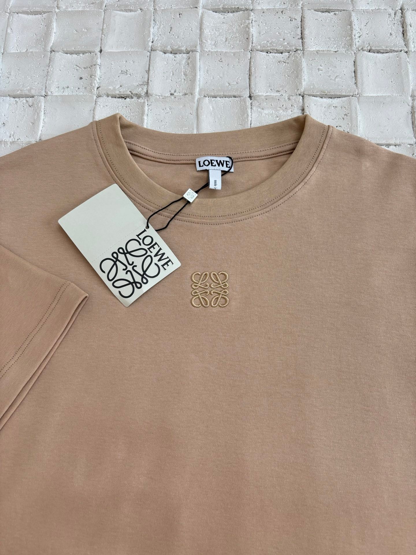 LuxluxHouse Best Quality Clothes T-shirt Loewe