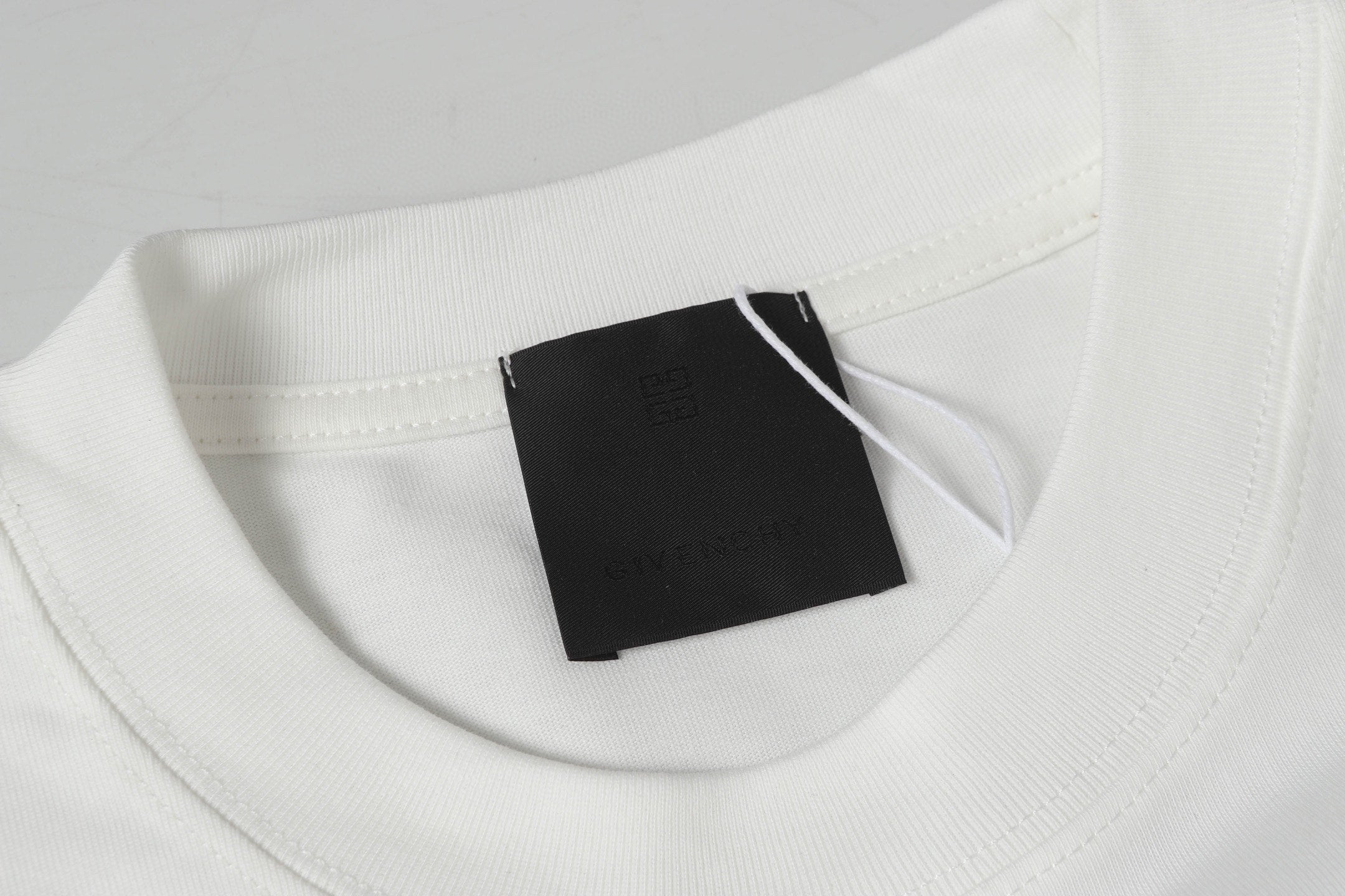 LuxluxHouse Best Quality Clothes Givenchy T-shirt