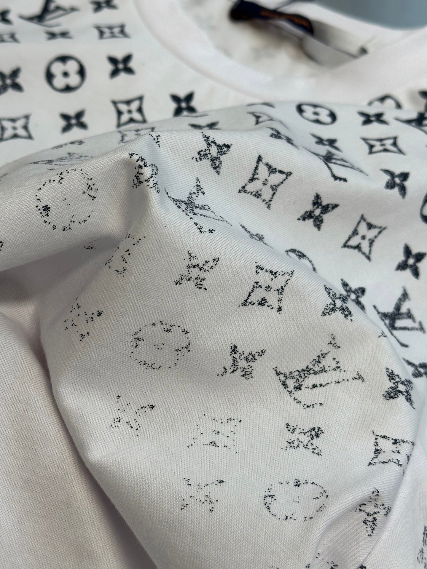 LuxluxHouse Best Quality Clothes T-shirt Louis Vuitton