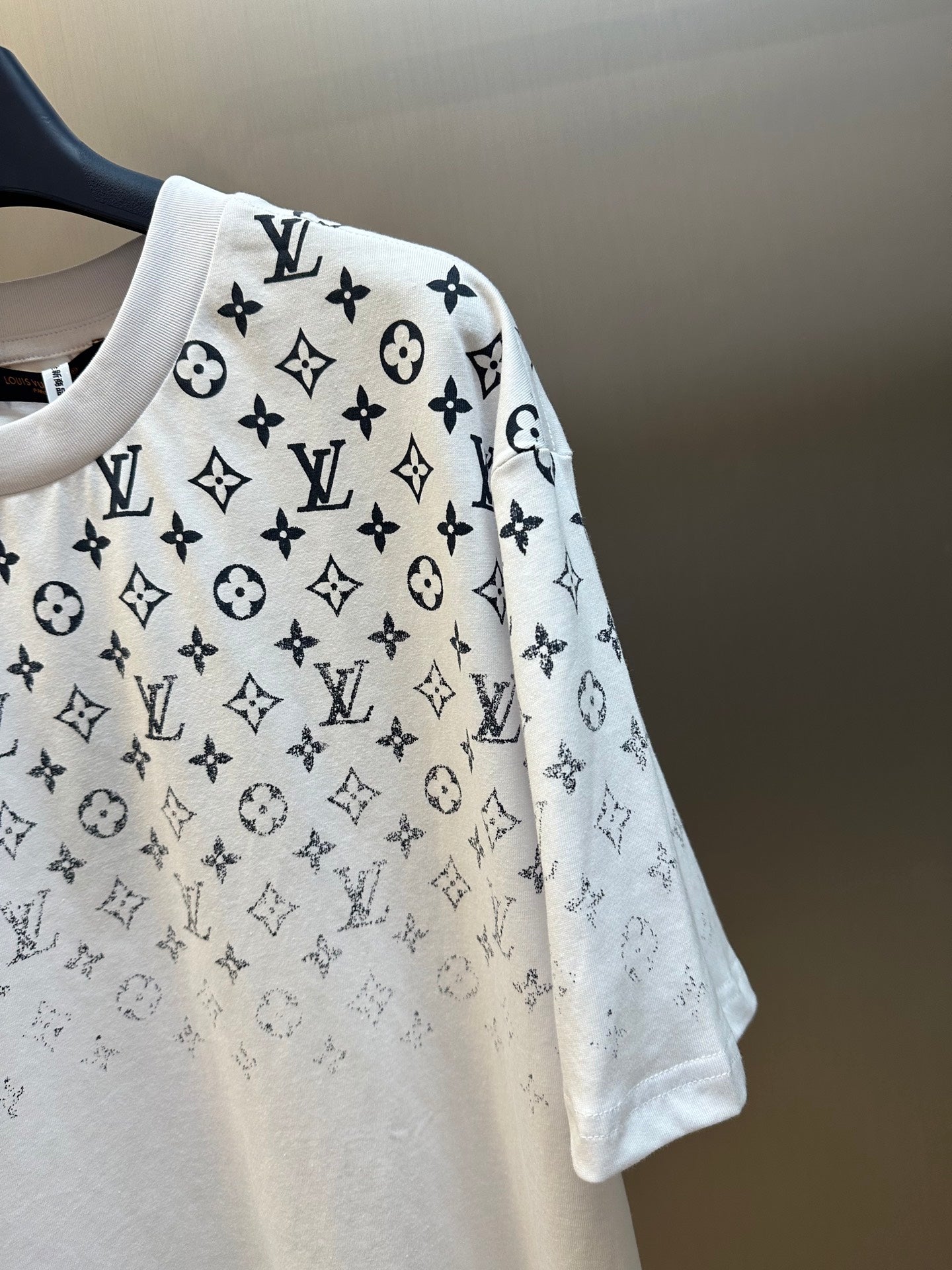 LuxluxHouse Best Quality Clothes T-shirt Louis Vuitton
