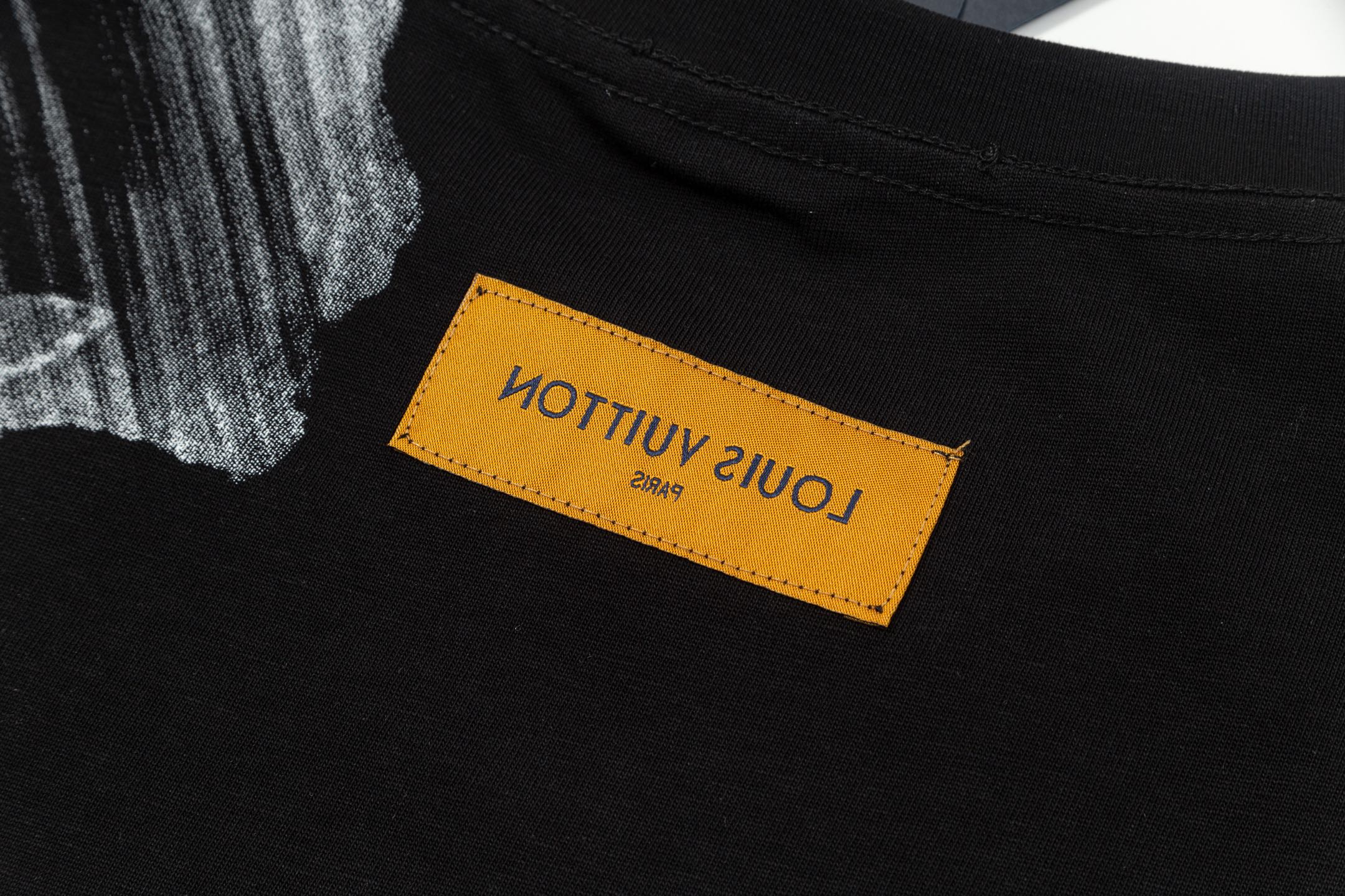 LuxluxHouse Best Quality Clothes T-shirt Louis Vuitton