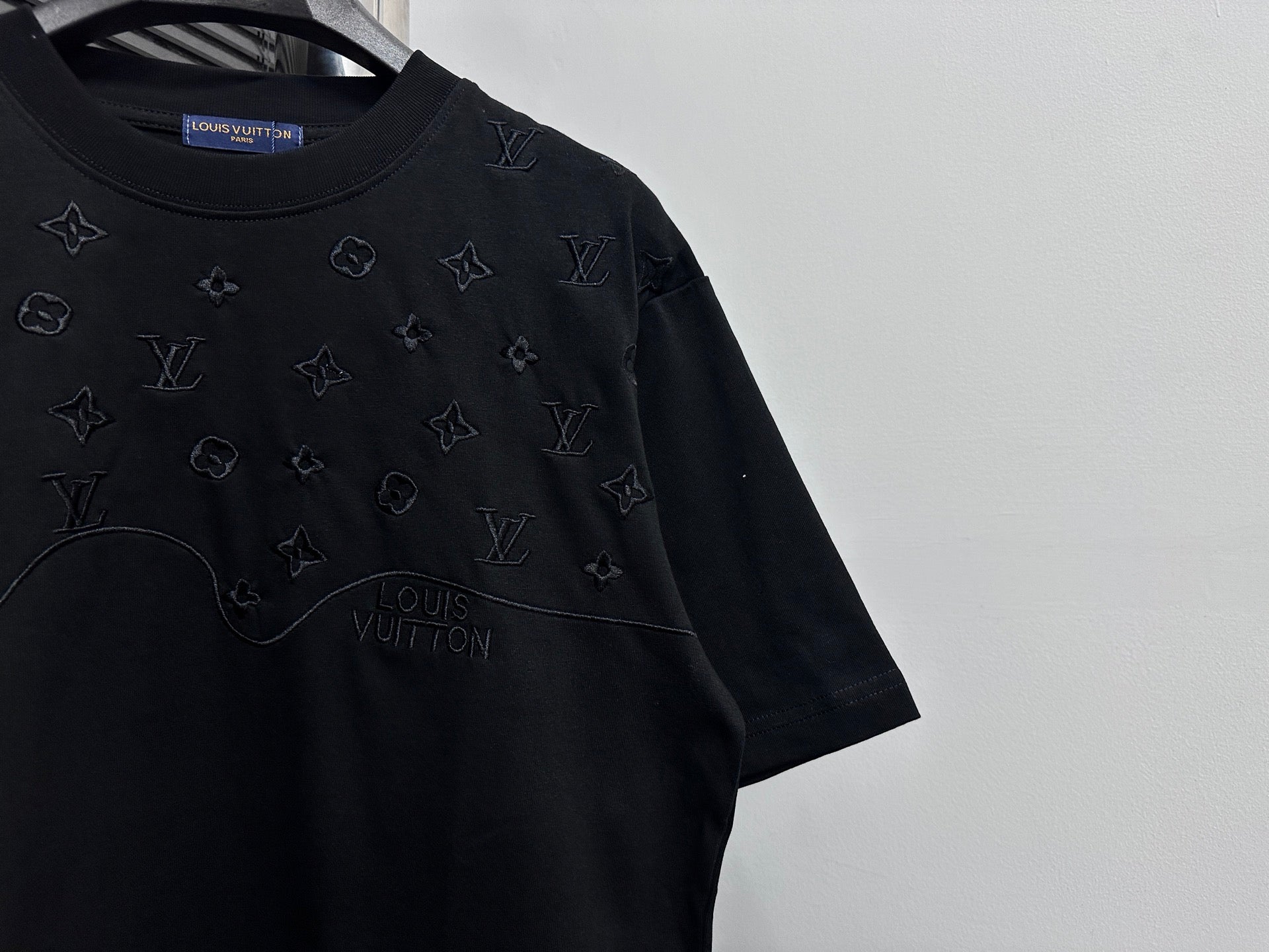 LuxluxHouse Best Quality Clothes T-shirt Louis Vuitton