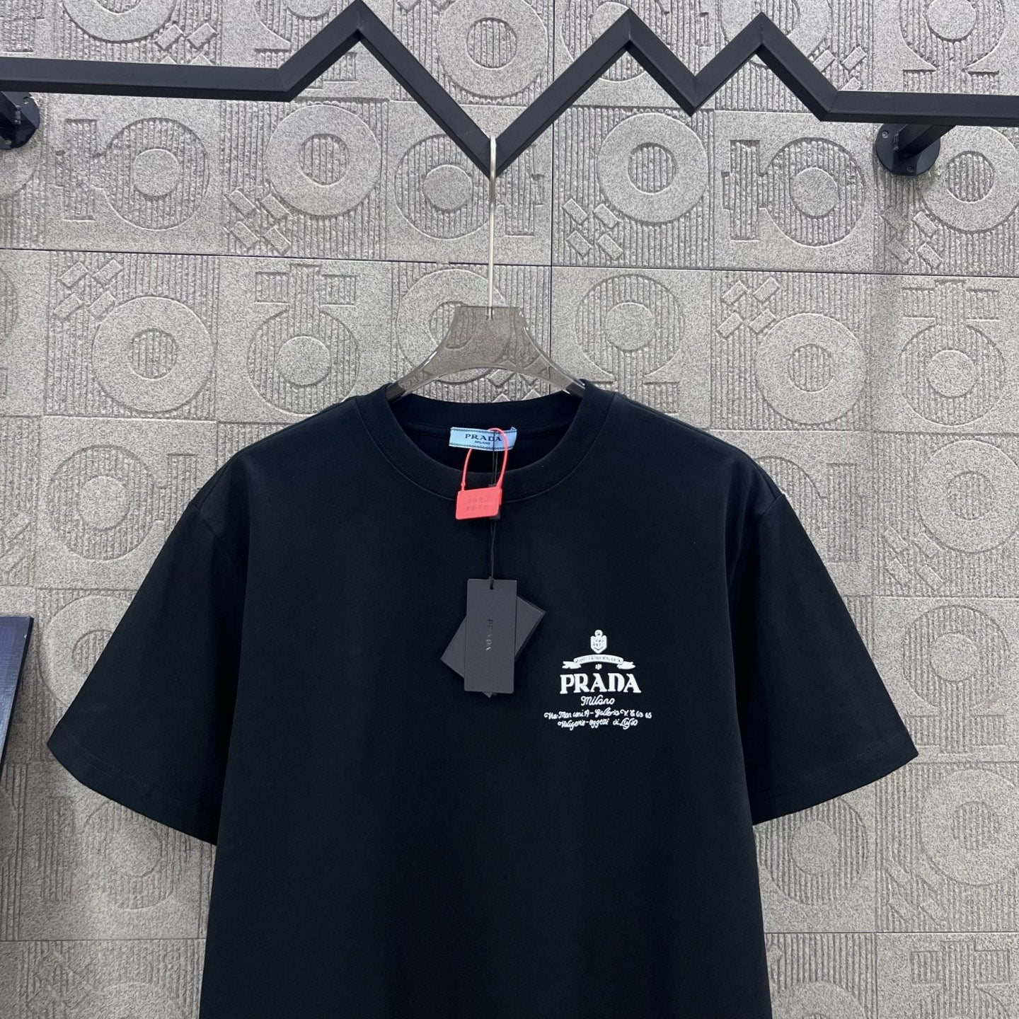 LuxluxHouse Best Quality Clothes T-shirt Prada
