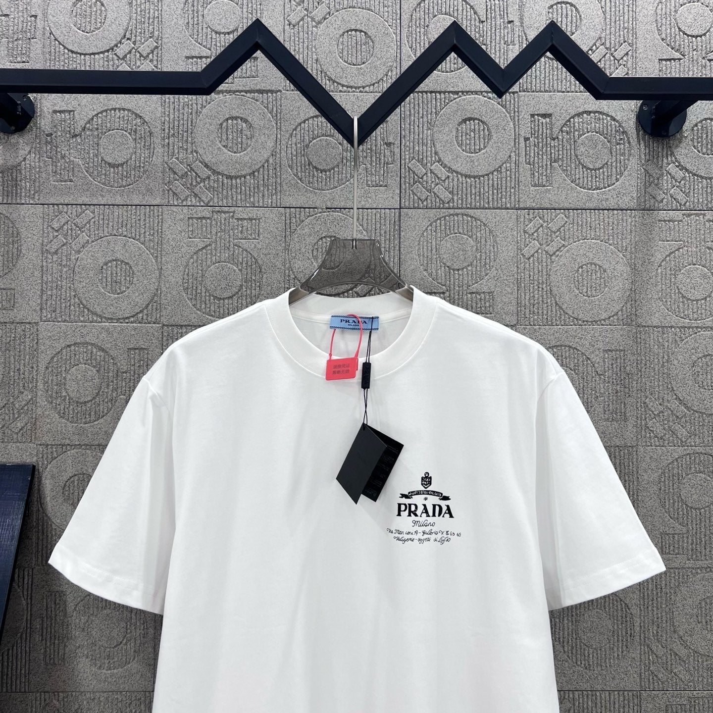 LuxluxHouse Best Quality Clothes T-shirt Prada