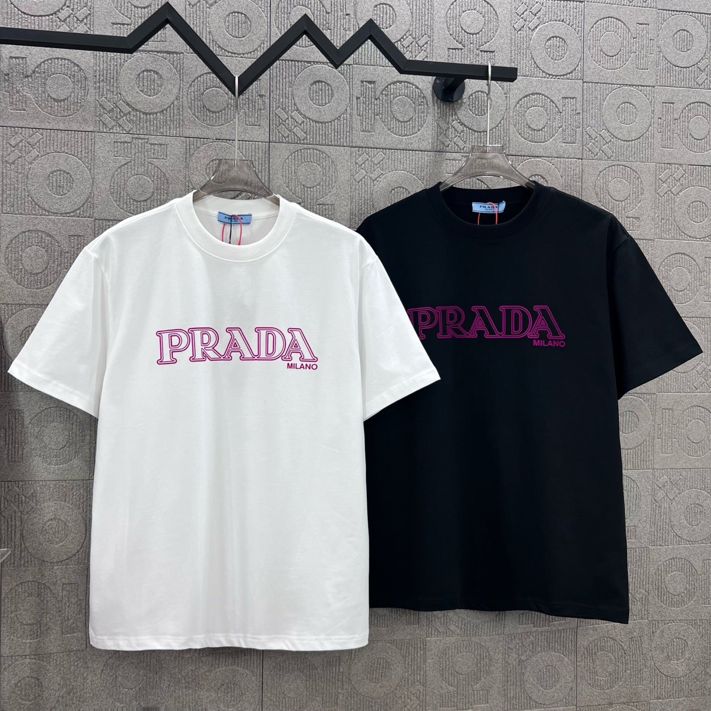 LuxluxHouse Best Quality Clothes T-shirt Prada