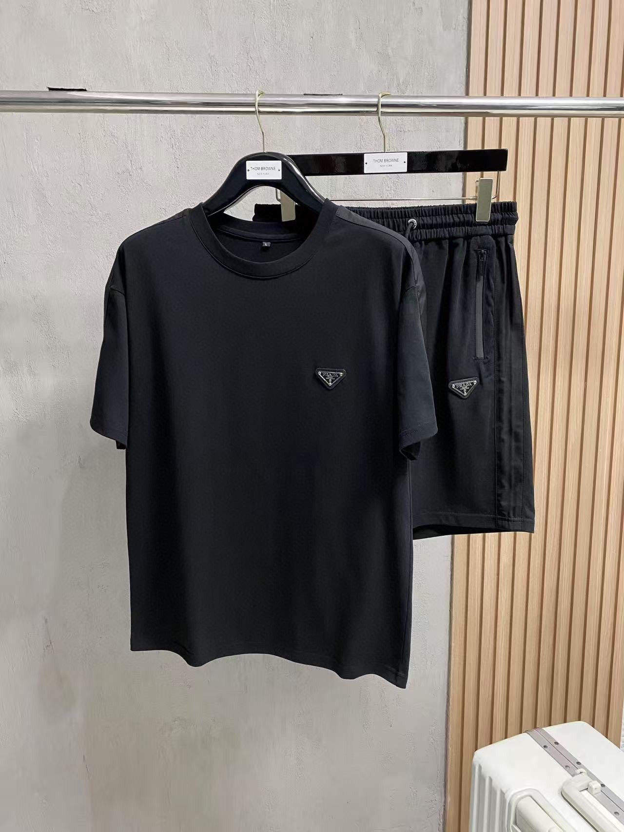 LuxluxHouse Best Quality Clothes T-shirt Prada