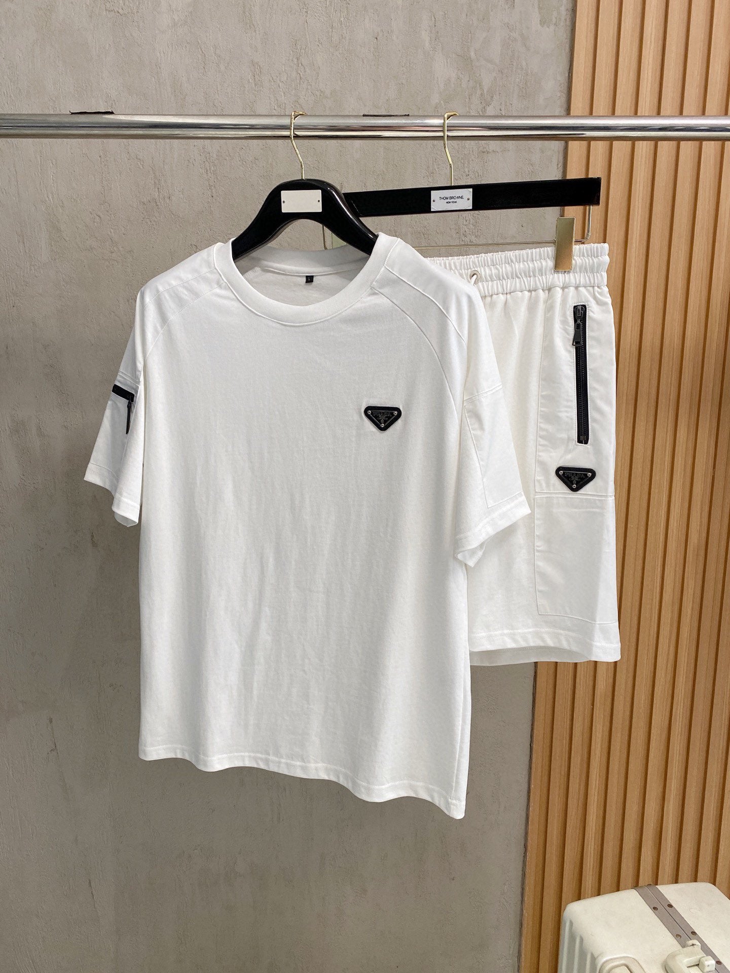 LuxluxHouse Best Quality Clothes T-shirt Prada