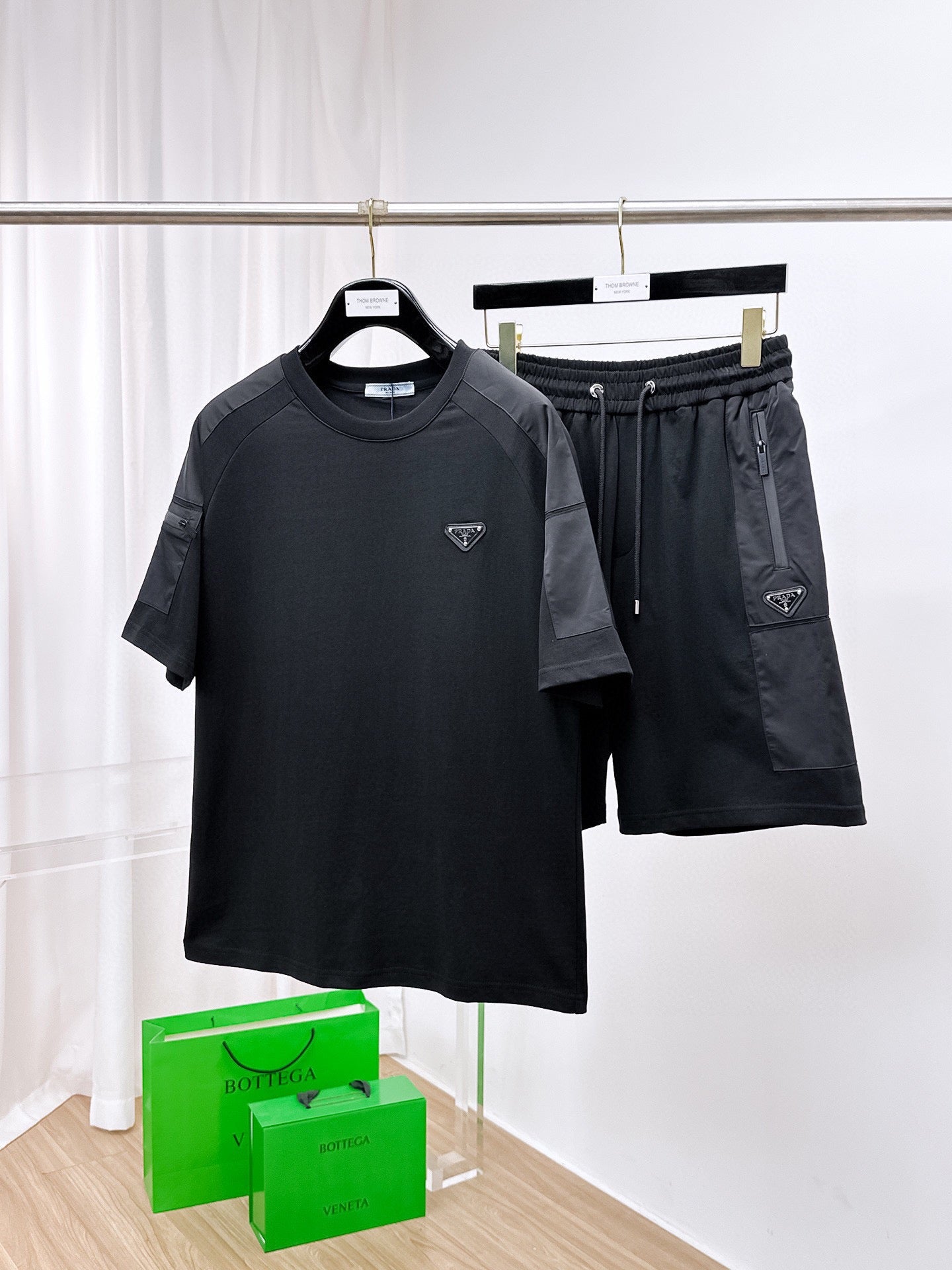 LuxluxHouse Best Quality Clothes T-shirt Prada