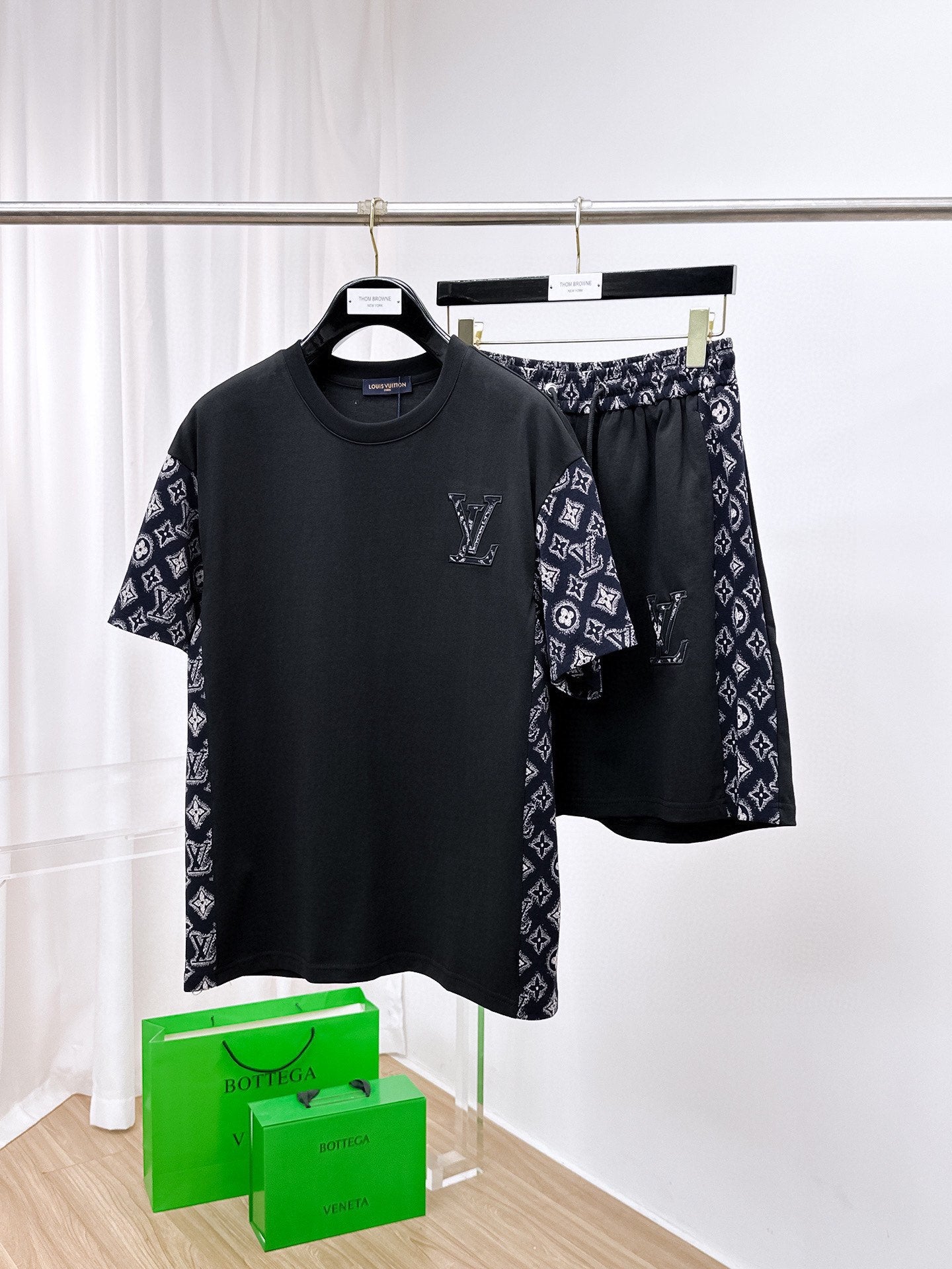 LuxluxHouse Best Quality Clothes T-shirt Louis Vuitton