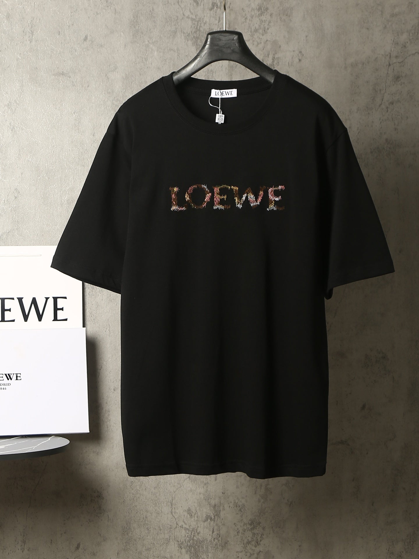 LuxluxHouse Best Quality Clothes T-shirt Loewe