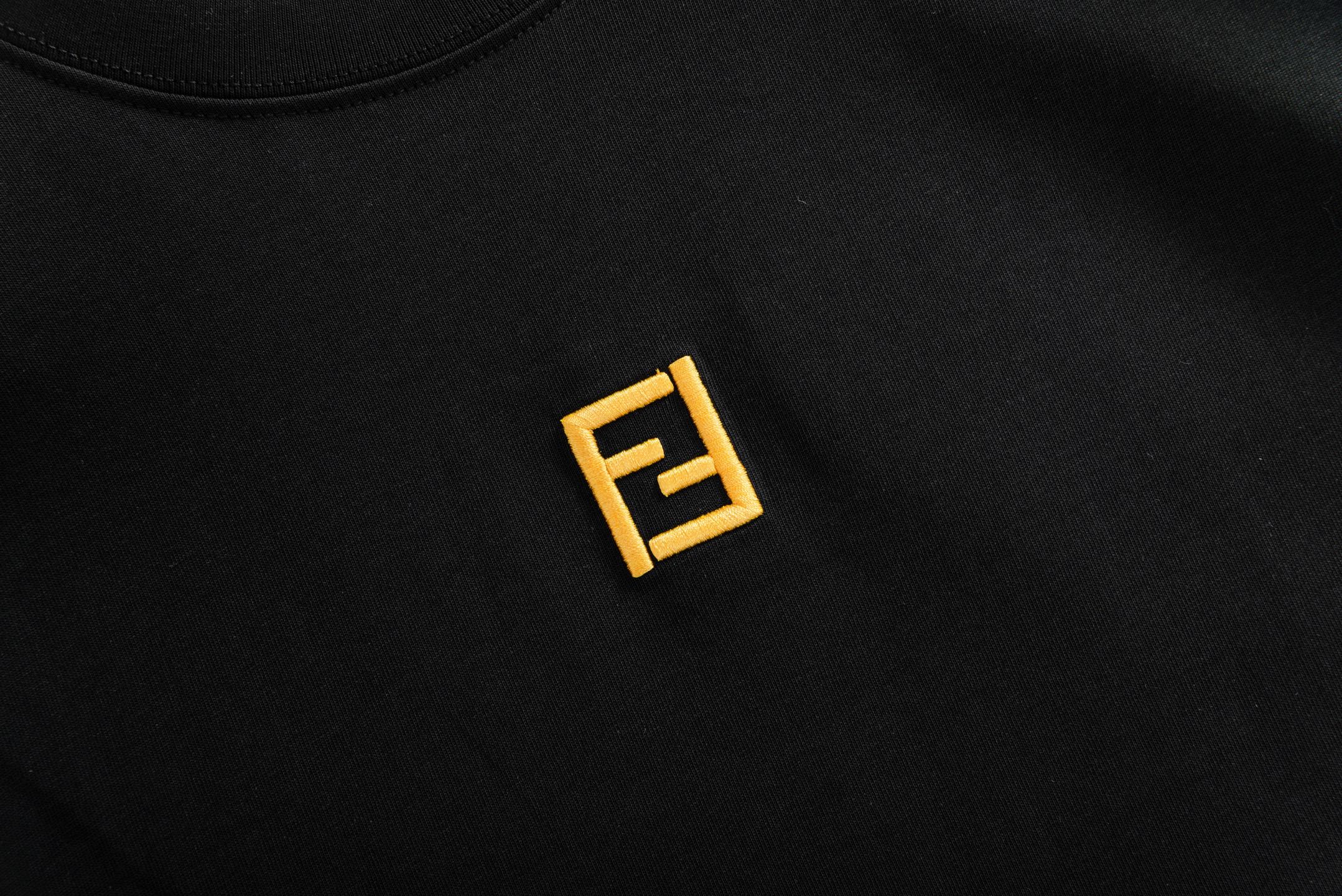 LuxluxHouse Best Quality Clothes Fendi T-shirt