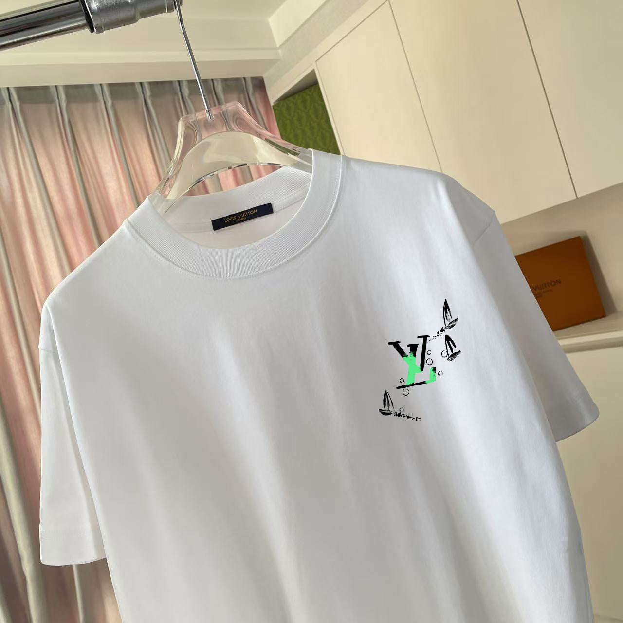 LuxluxHouse Best Quality Clothes T-shirt Louis Vuitton
