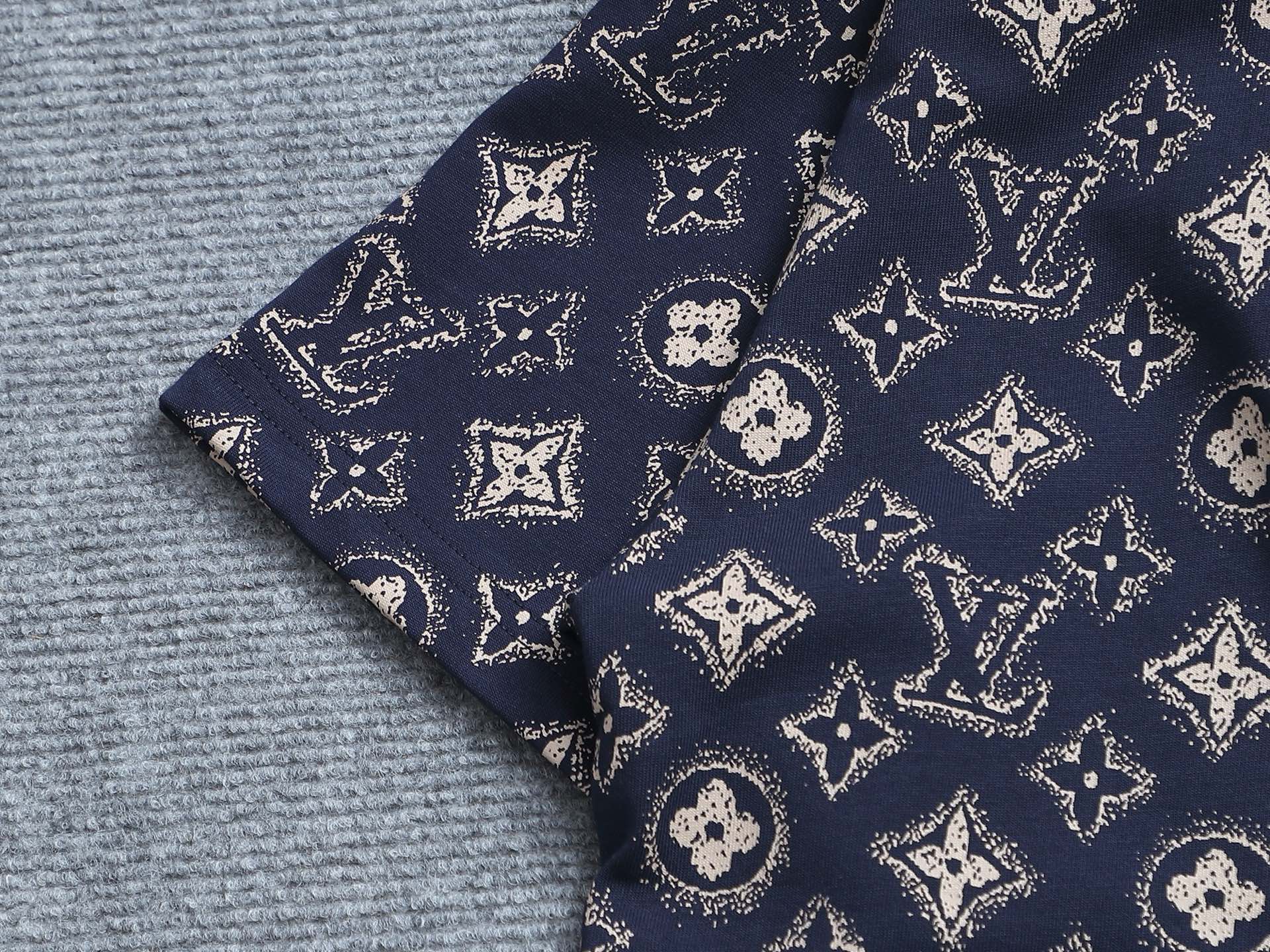 LuxluxHouse Best Quality Clothes T-shirt Louis Vuitton