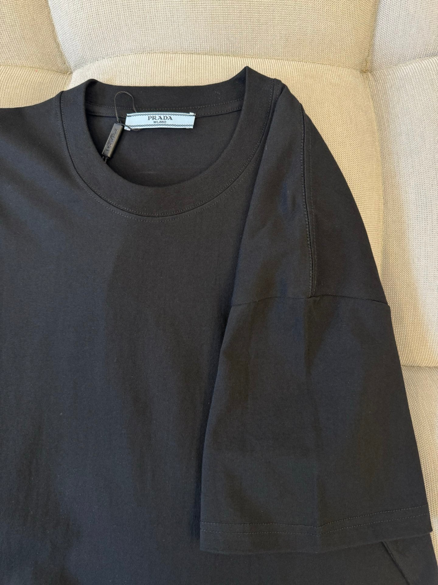 LuxluxHouse Best Quality Clothes T-shirt Prada