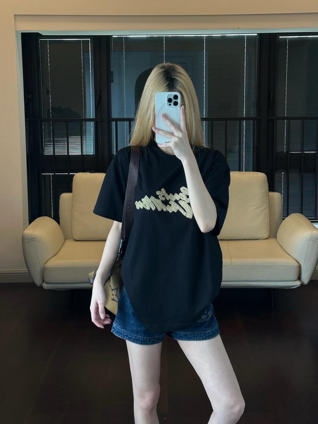 LuxluxHouse Best Quality Clothes T-shirt Louis Vuitton