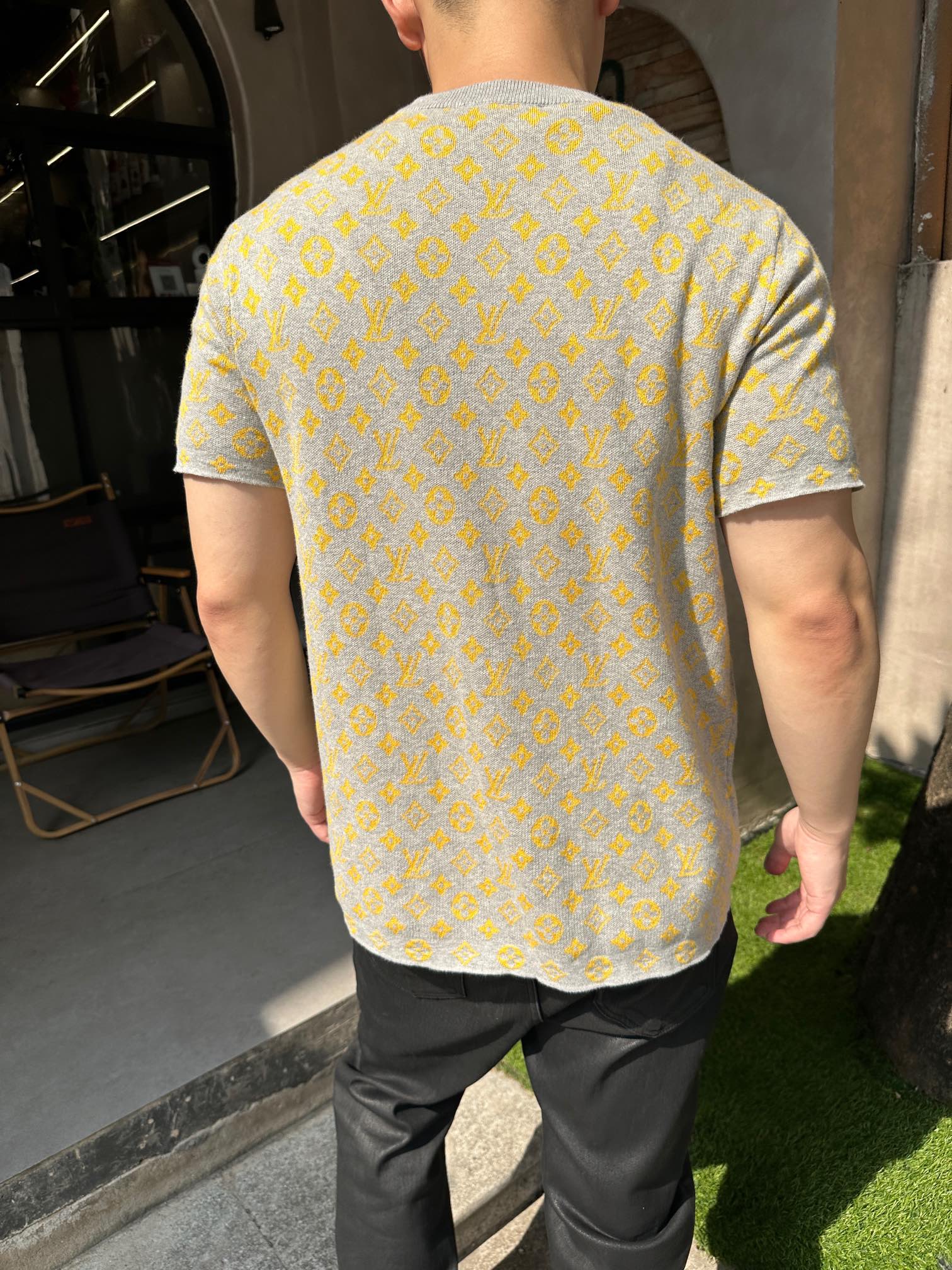 LuxluxHouse Best Quality Clothes T-shirt Louis Vuitton