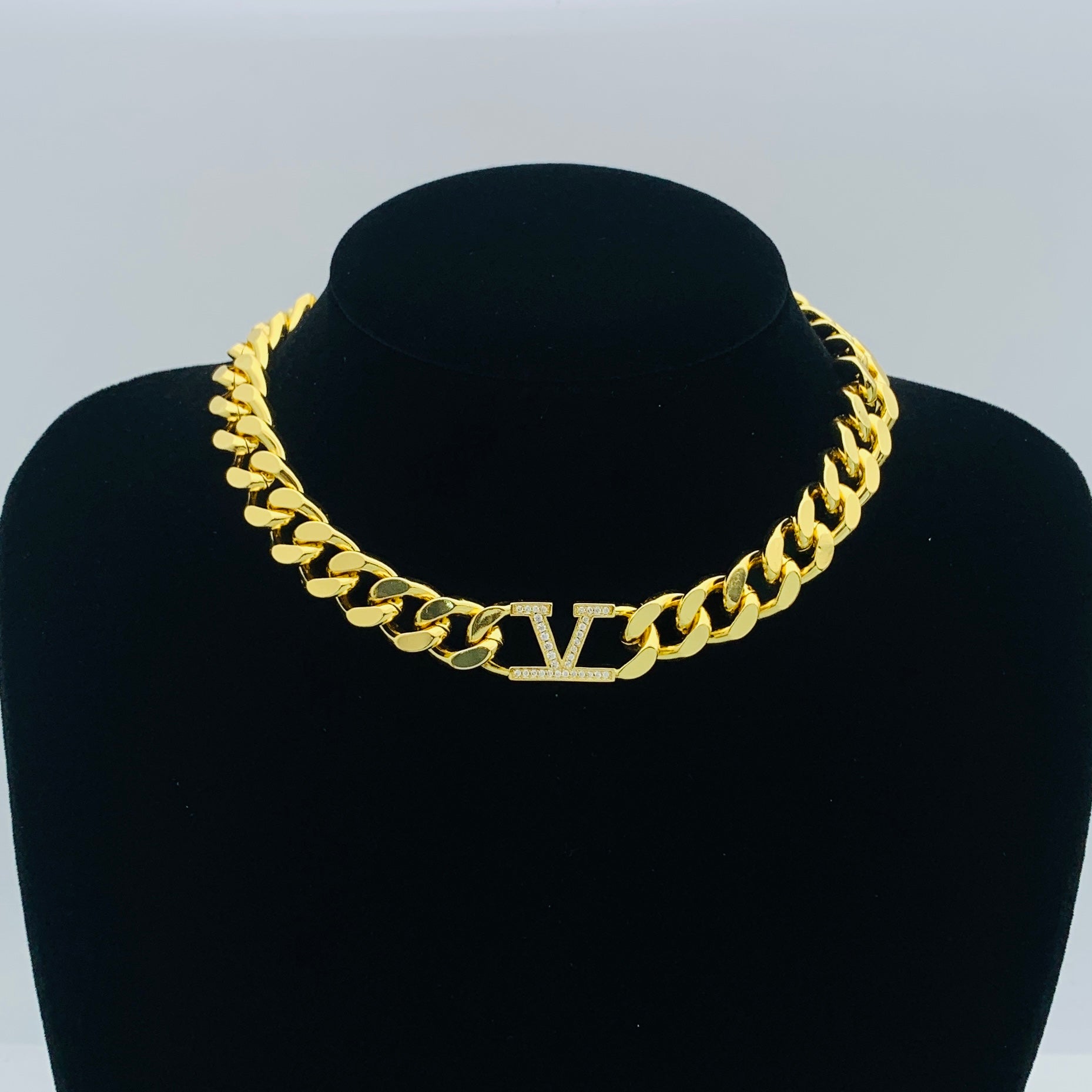 LuxluxHouse Low Price And High Quality Accessories Valentino