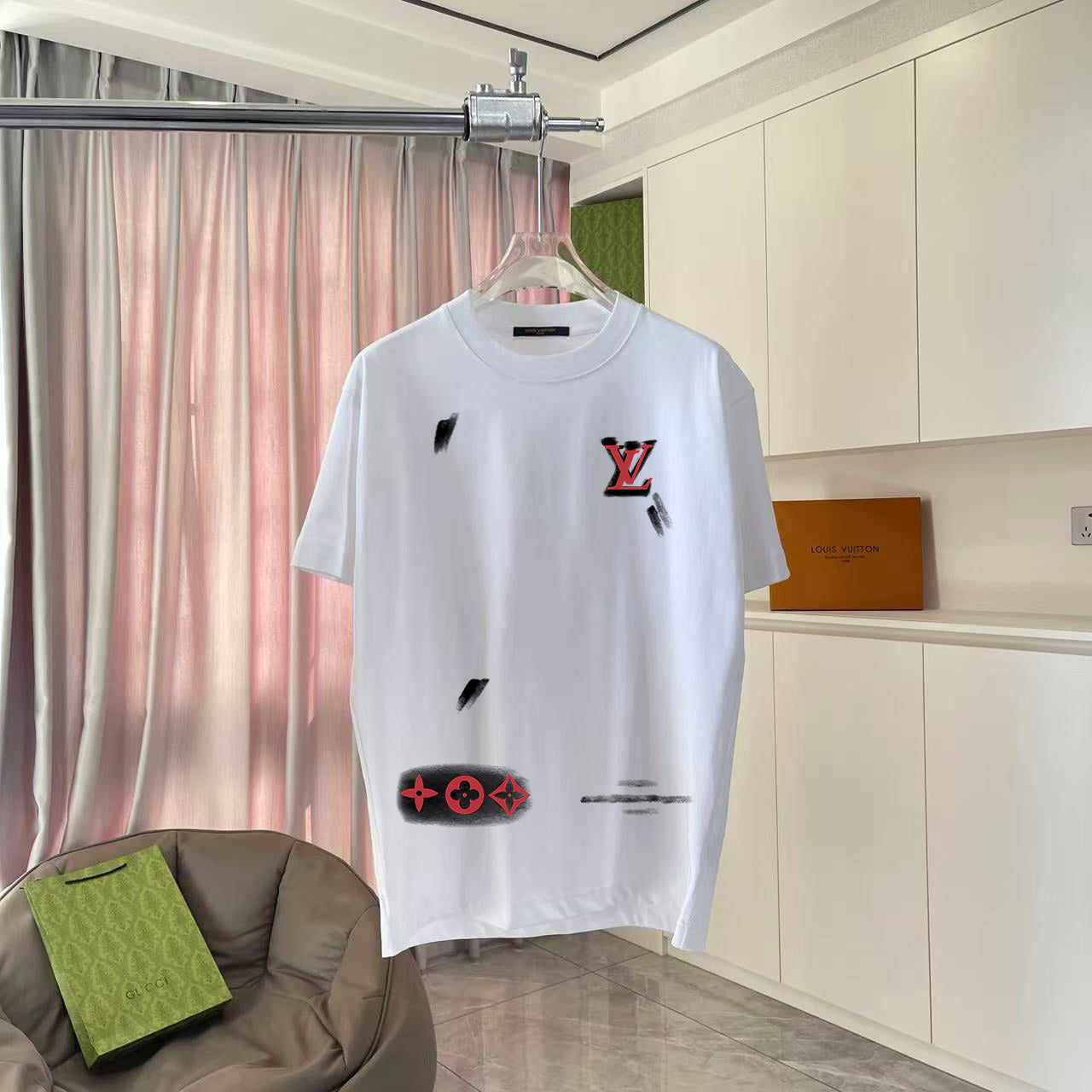 LuxluxHouse Best Quality Clothes T-shirt Louis Vuitton