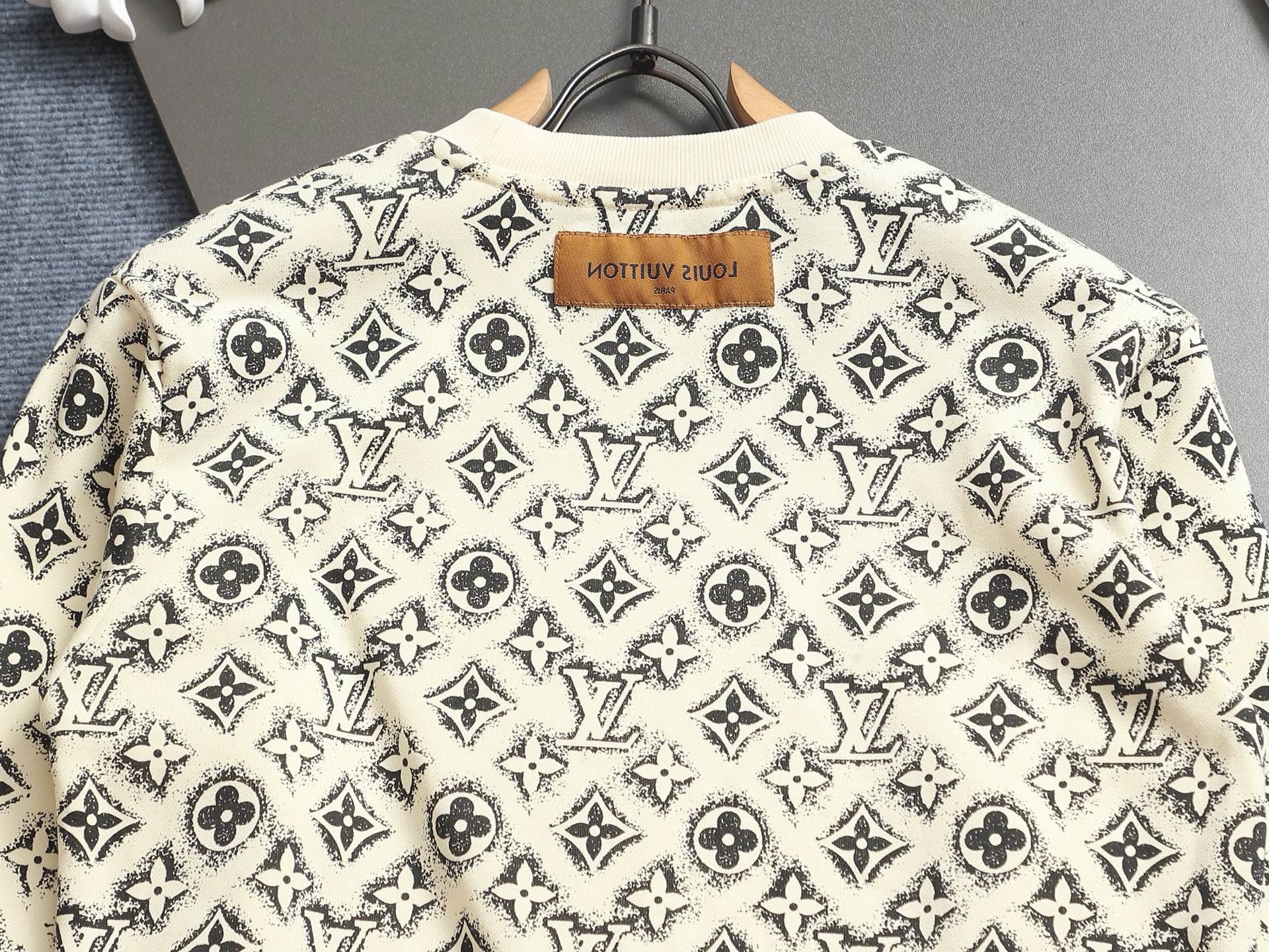 LuxluxHouse Best Quality Clothes T-shirt Louis Vuitton
